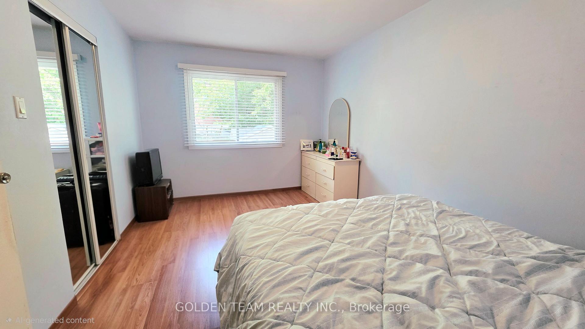 Photo 30 of 44 Cobbler Crescent, North York, Black Creek — HOMEH