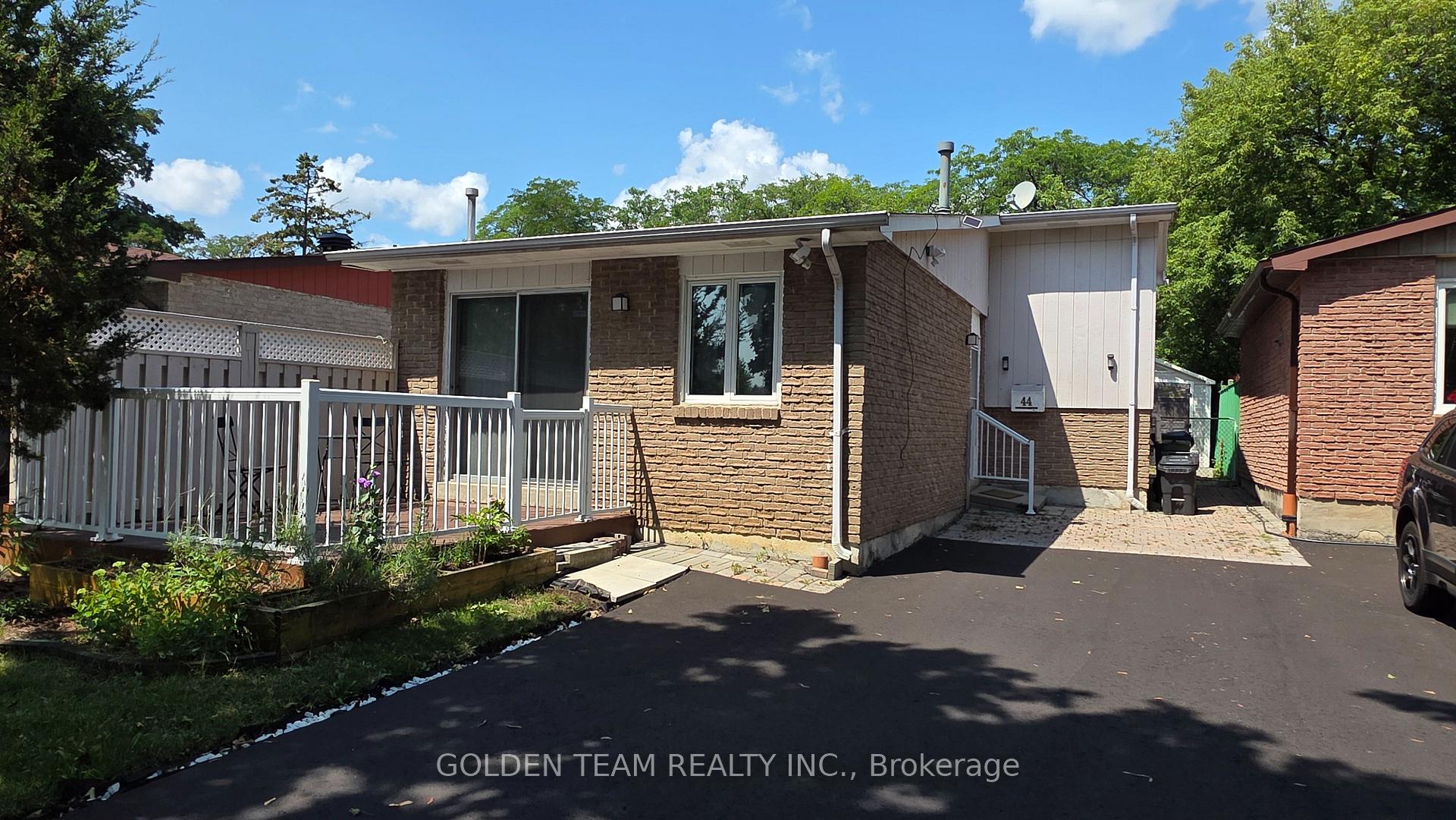 Photo 2 of 44 Cobbler Crescent, North York, Black Creek — HOMEH