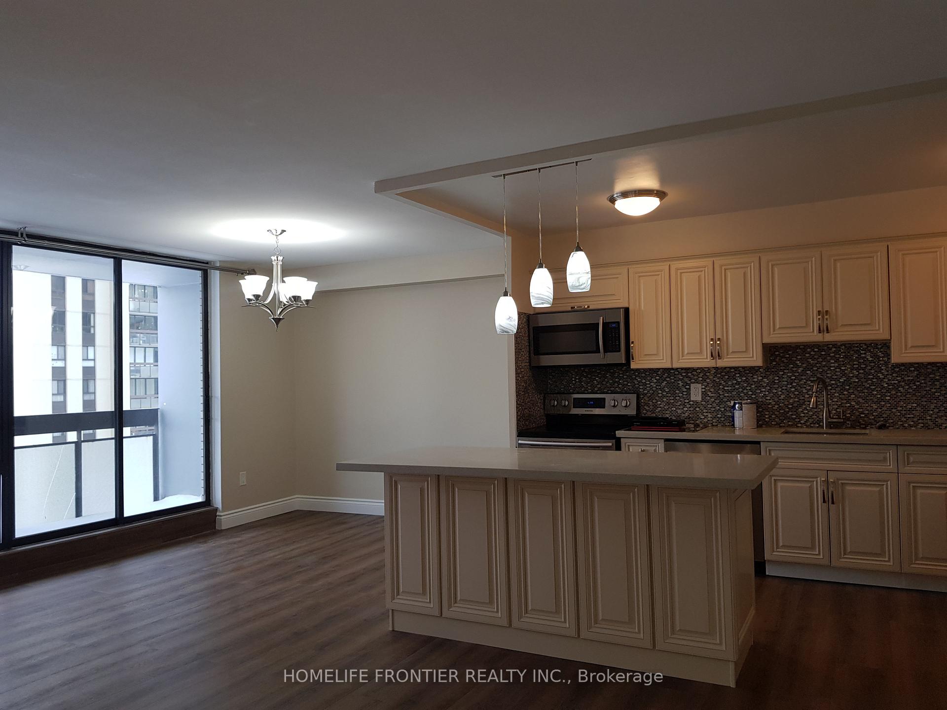 Photo 4 of Unit 914, 177 Linus Road, North York, Don Valley Village — HOMEH