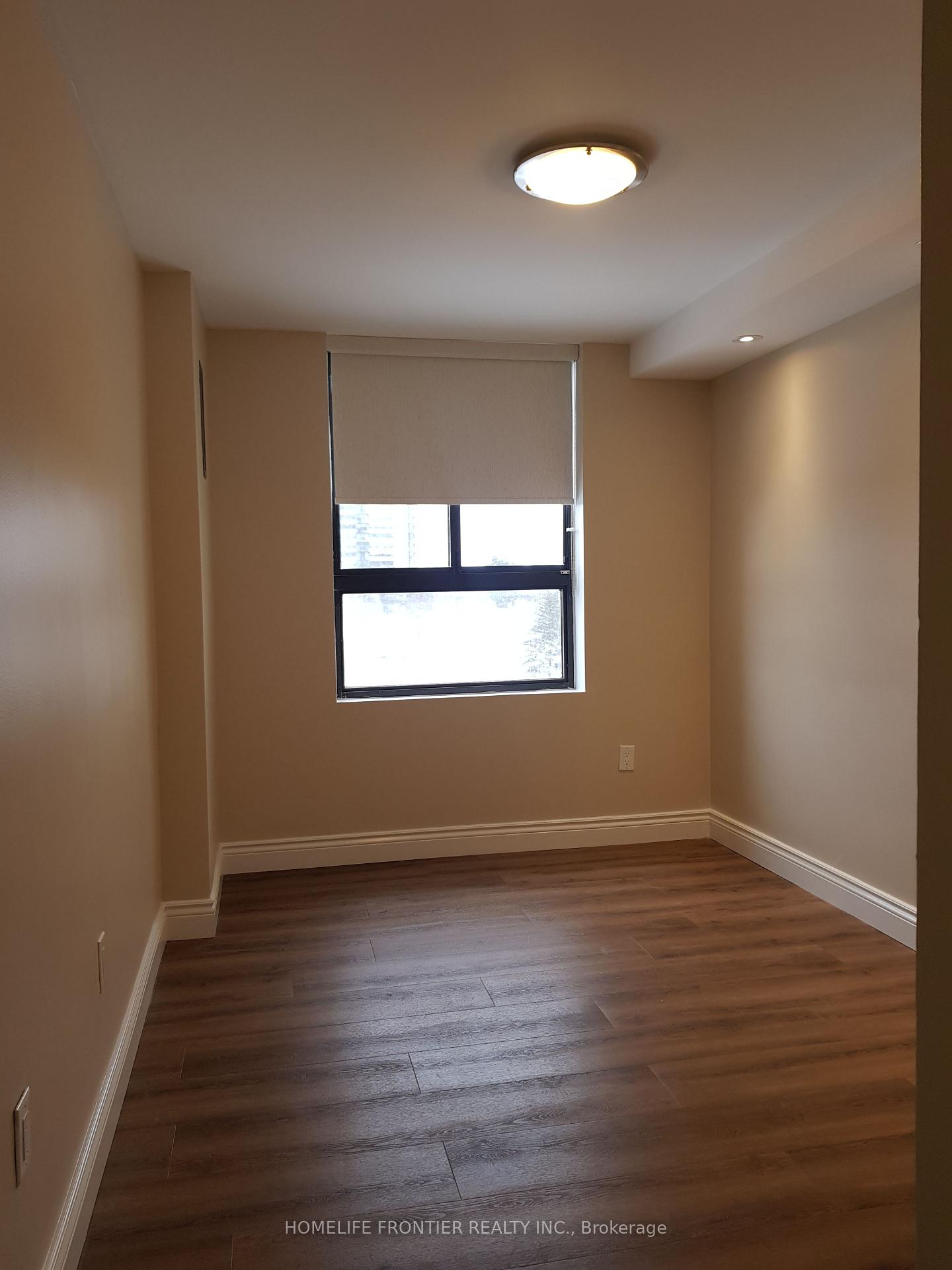 Photo 8 of Unit 914, 177 Linus Road, North York, Don Valley Village — HOMEH