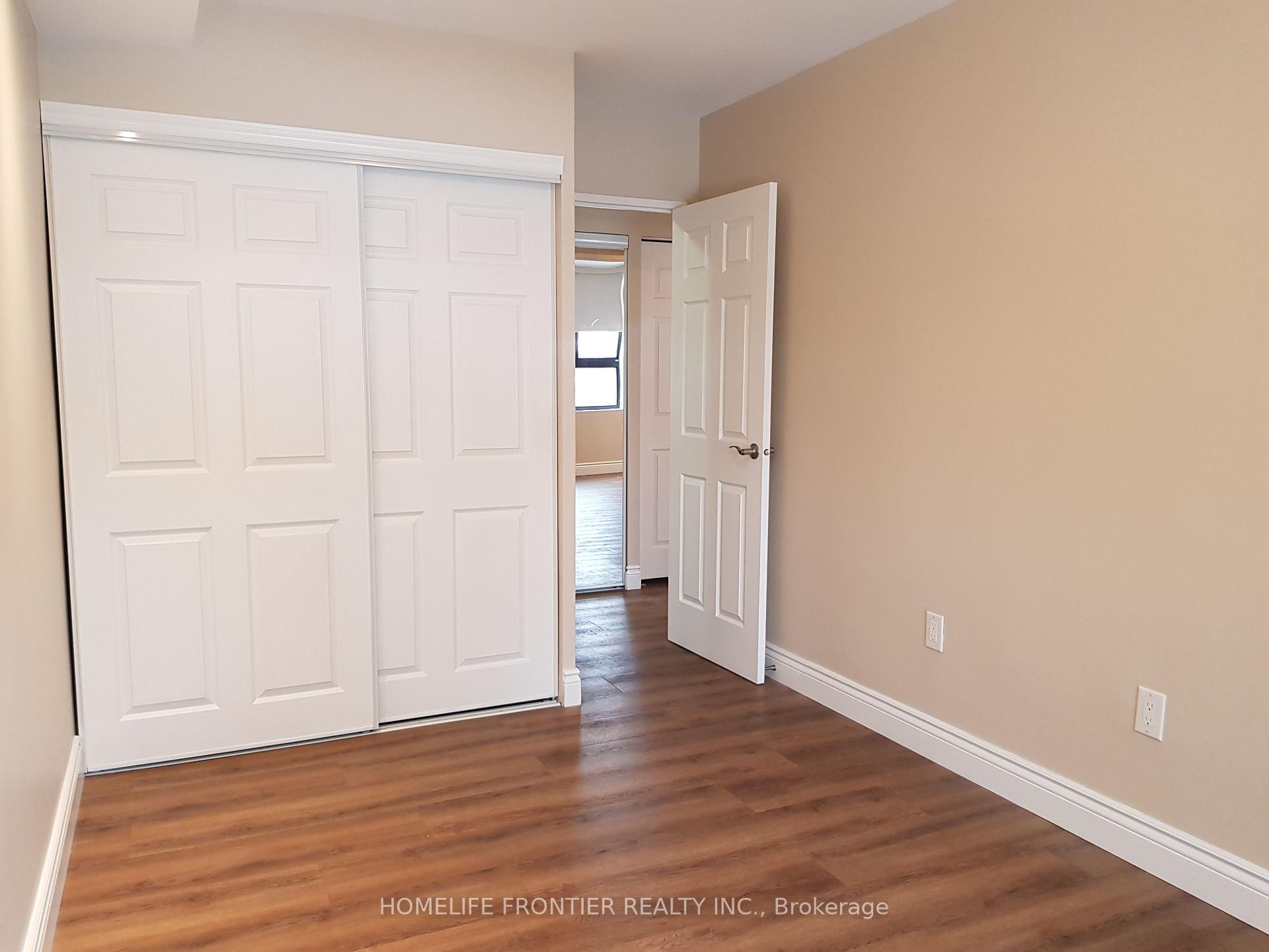 Photo 9 of Unit 914, 177 Linus Road, North York, Don Valley Village — HOMEH