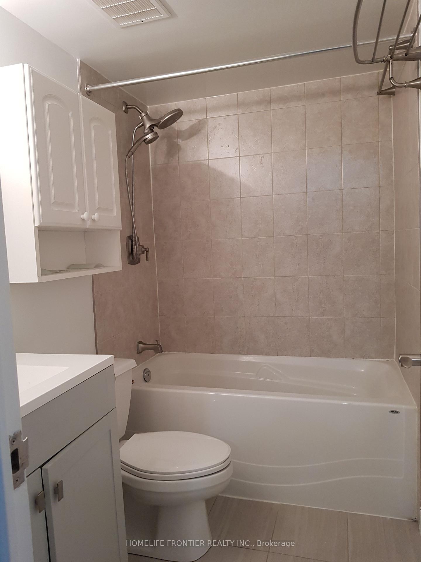 Photo 10 of Unit 914, 177 Linus Road, North York, Don Valley Village — HOMEH