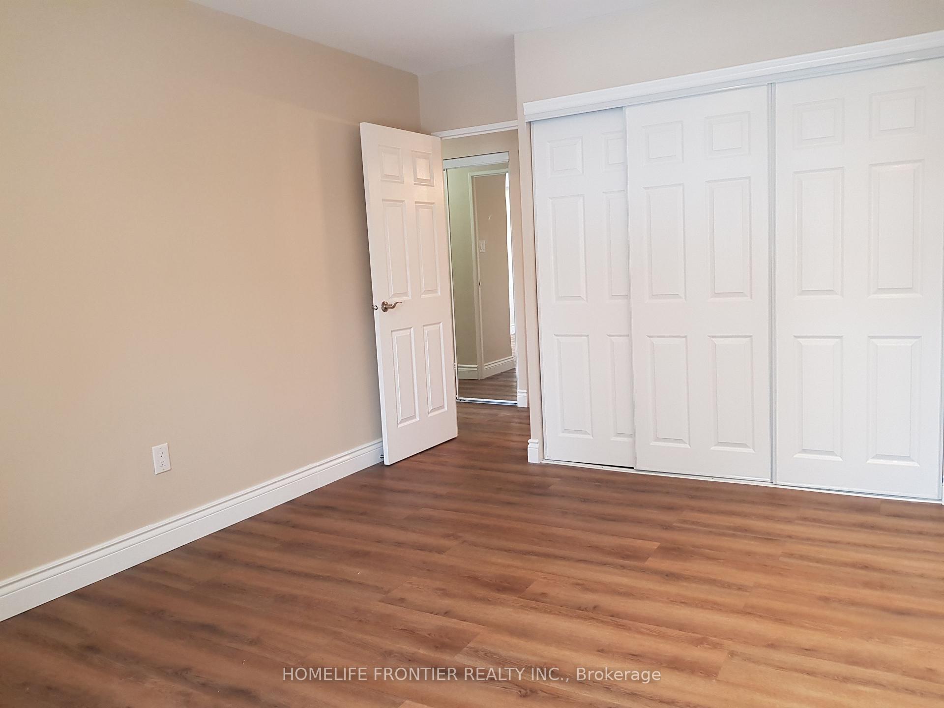 Photo 11 of Unit 914, 177 Linus Road, North York, Don Valley Village — HOMEH