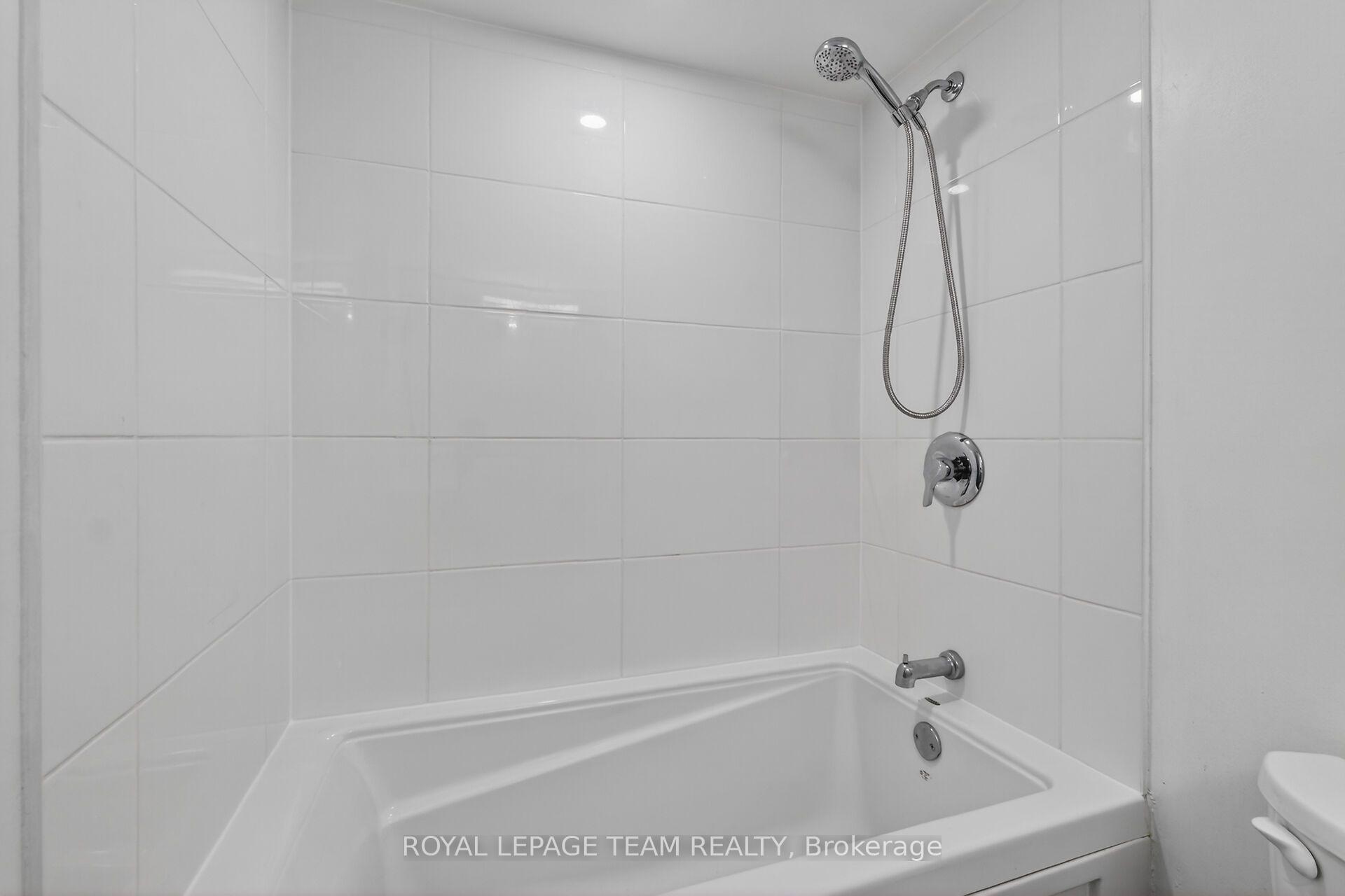 Photo 24 of Unit 2012, 515 St Laurent Boulevard, Ottawa, Viscount Alexander Park — HOMEH