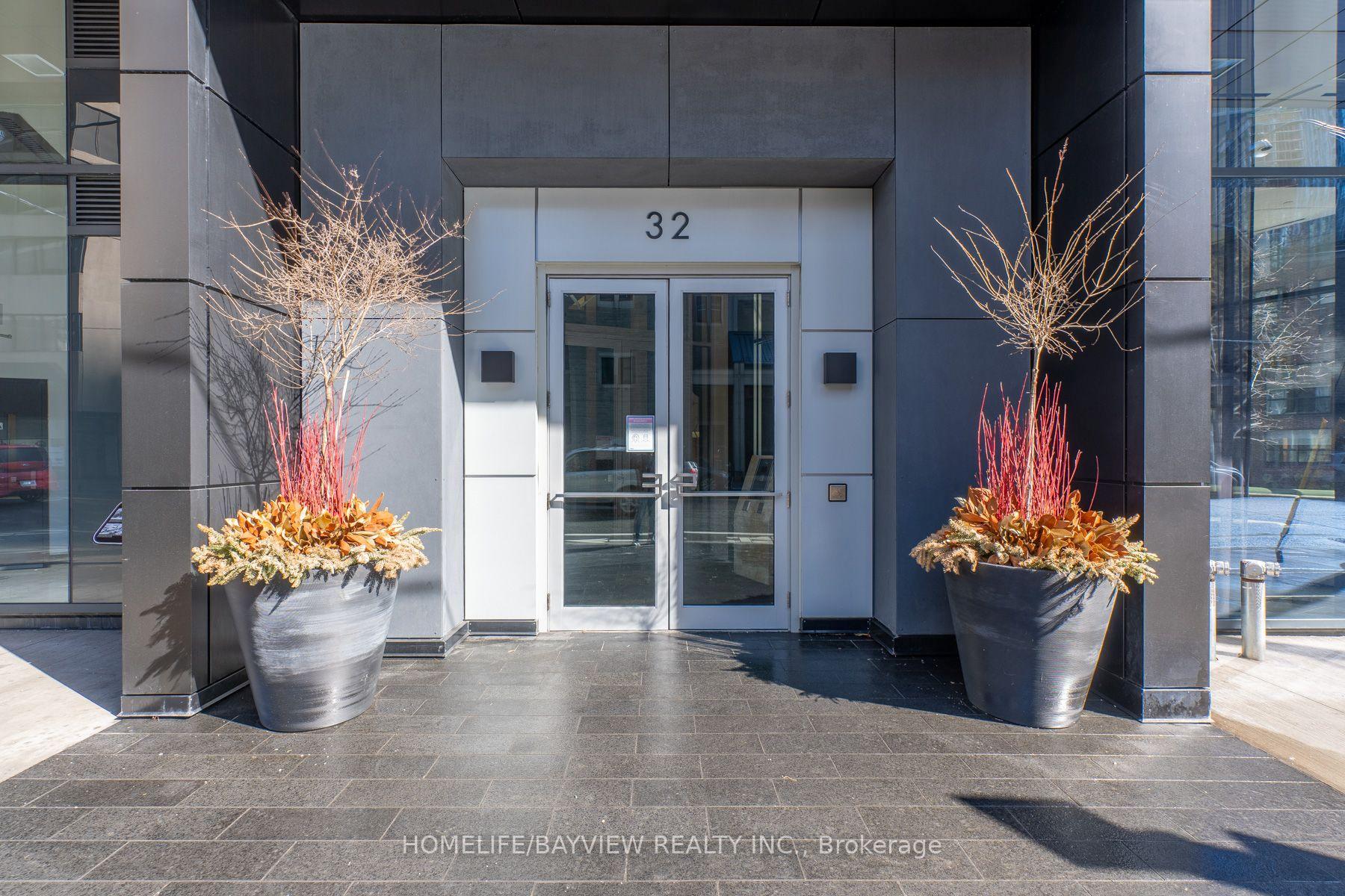 Photo 3 of Unit 703, 32 Davenport Road, Toronto, The Annex — HOMEH