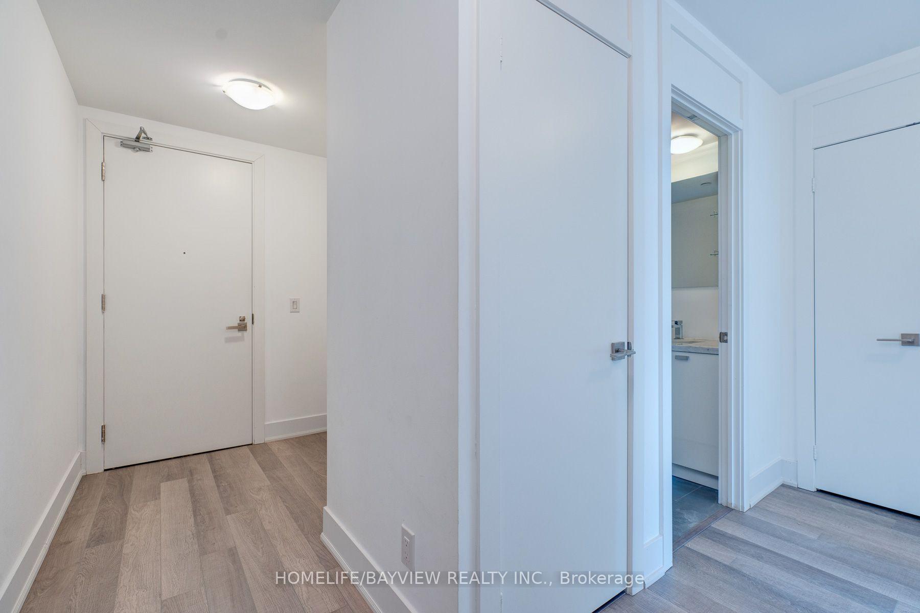 Photo 4 of Unit 703, 32 Davenport Road, Toronto, The Annex — HOMEH