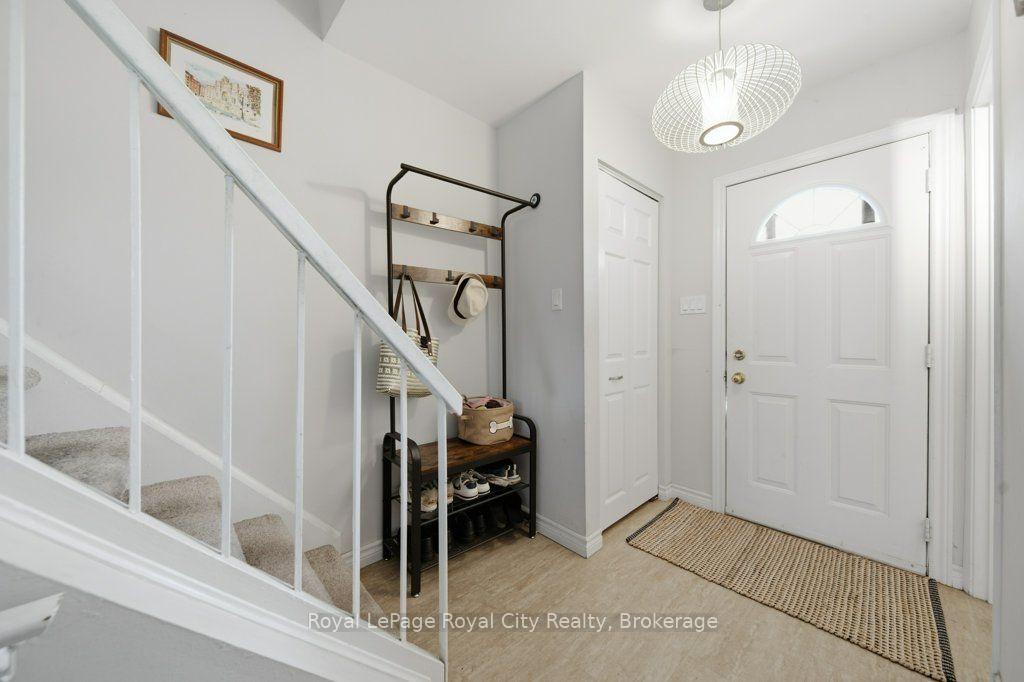 Photo 6 of Unit 31, 35 Rhonda Road, Guelph, Willow West/Sugarbush/West Acres — HOMEH
