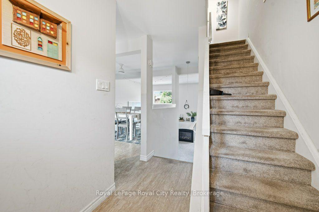 Photo 7 of Unit 31, 35 Rhonda Road, Guelph, Willow West/Sugarbush/West Acres — HOMEH