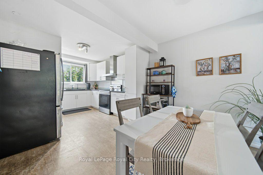 Photo 11 of Unit 31, 35 Rhonda Road, Guelph, Willow West/Sugarbush/West Acres — HOMEH