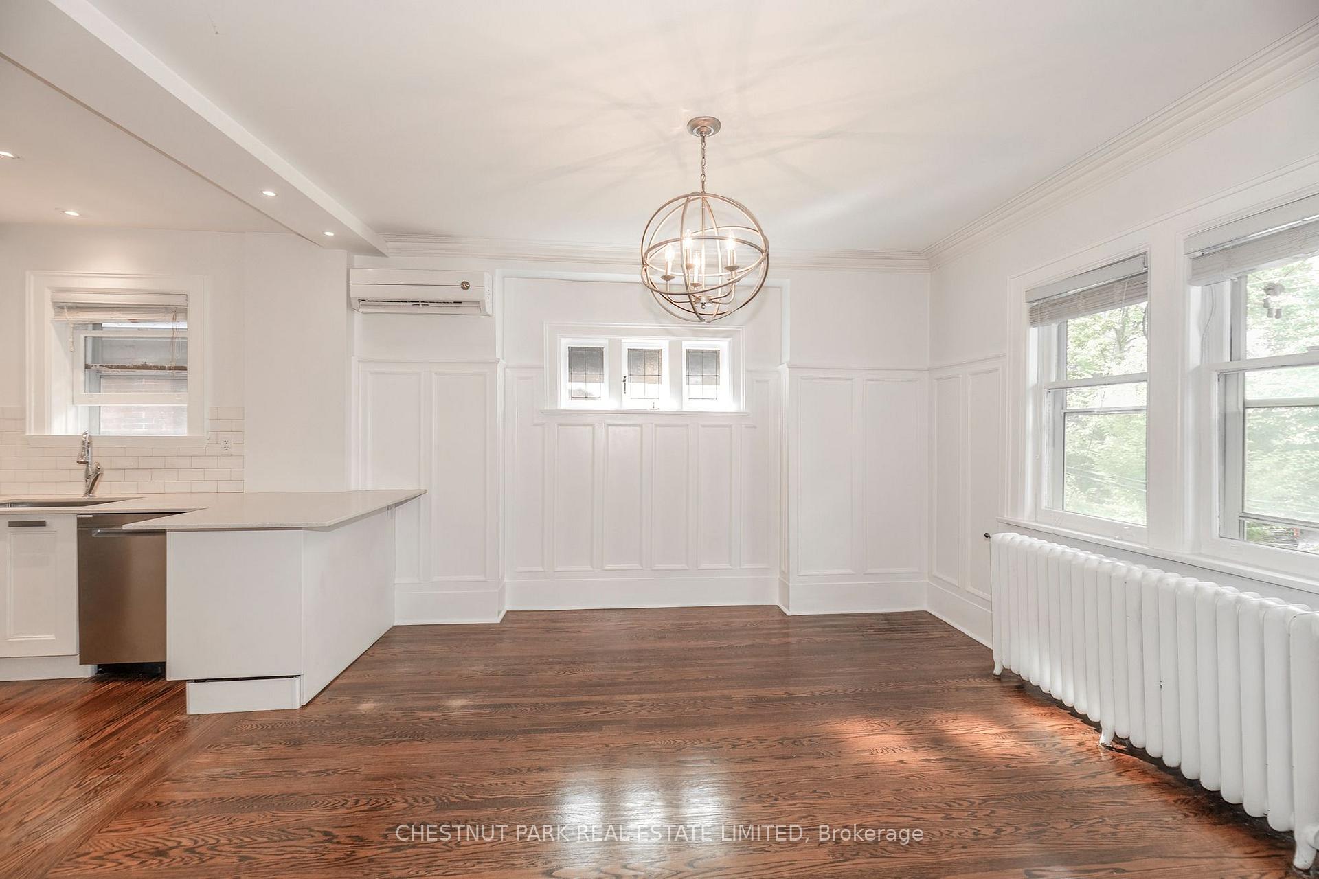 Photo 5 of Unit Upper, 11 Rose Park Crescent, Toronto, Rosedale-Moore Park — HOMEH