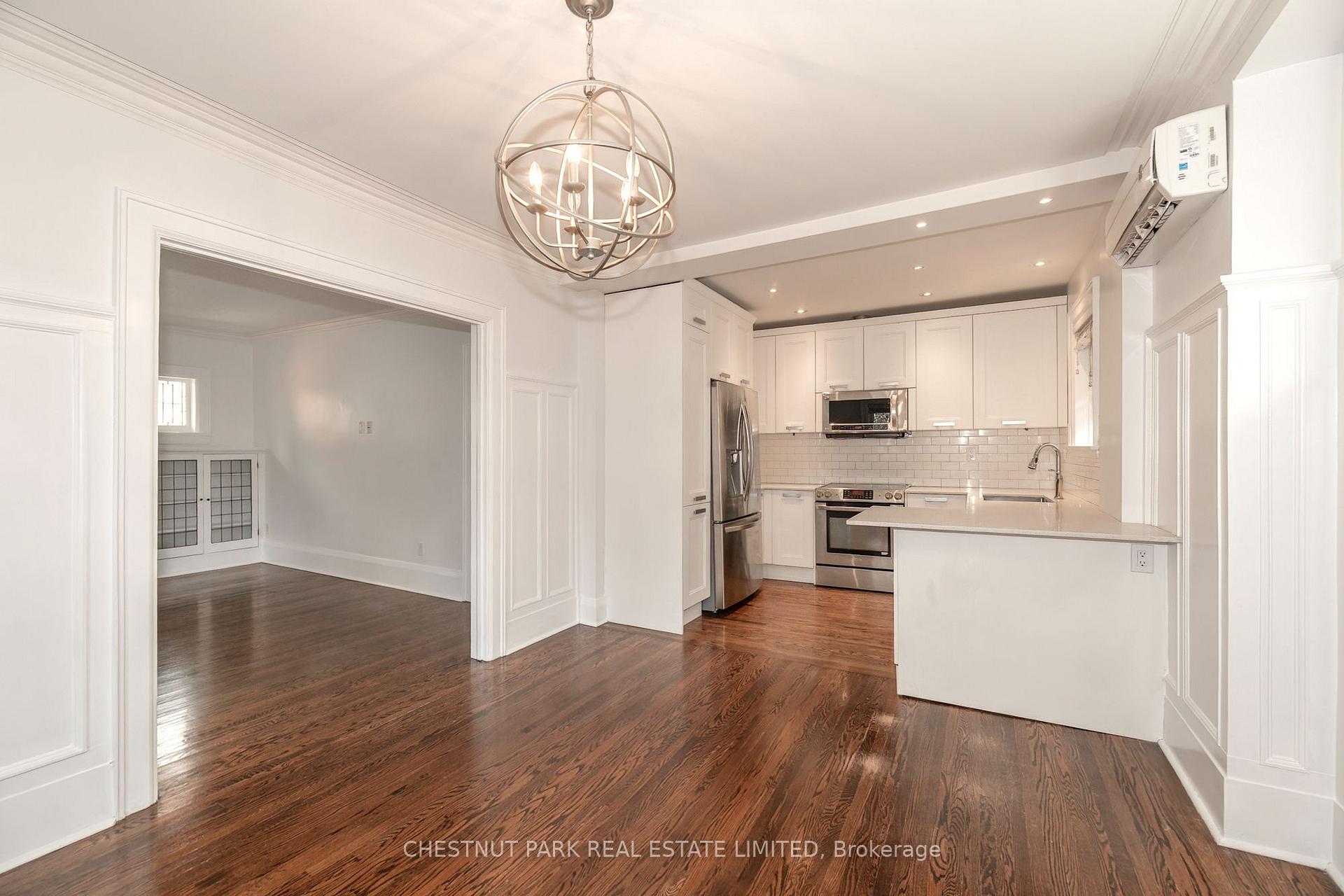 Photo 6 of Unit Upper, 11 Rose Park Crescent, Toronto, Rosedale-Moore Park — HOMEH