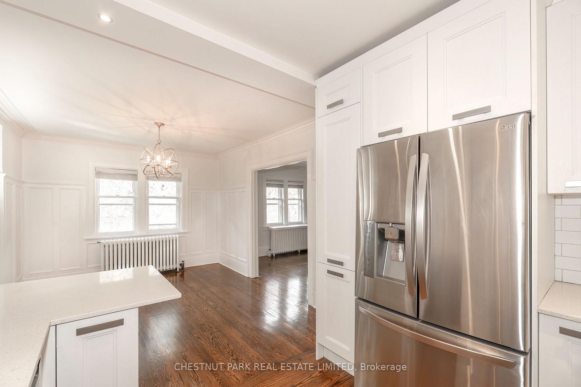 Photo 8 of Unit Upper, 11 Rose Park Crescent, Toronto, Rosedale-Moore Park — HOMEH
