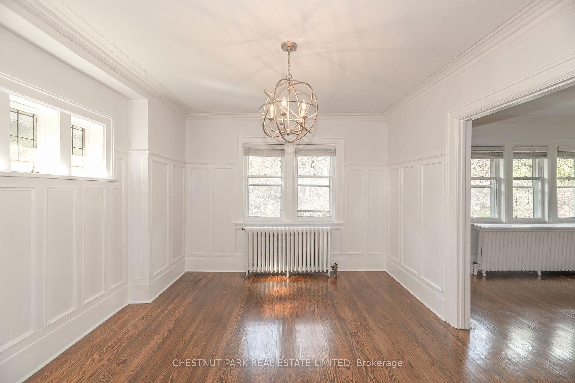 Photo 9 of Unit Upper, 11 Rose Park Crescent, Toronto, Rosedale-Moore Park — HOMEH