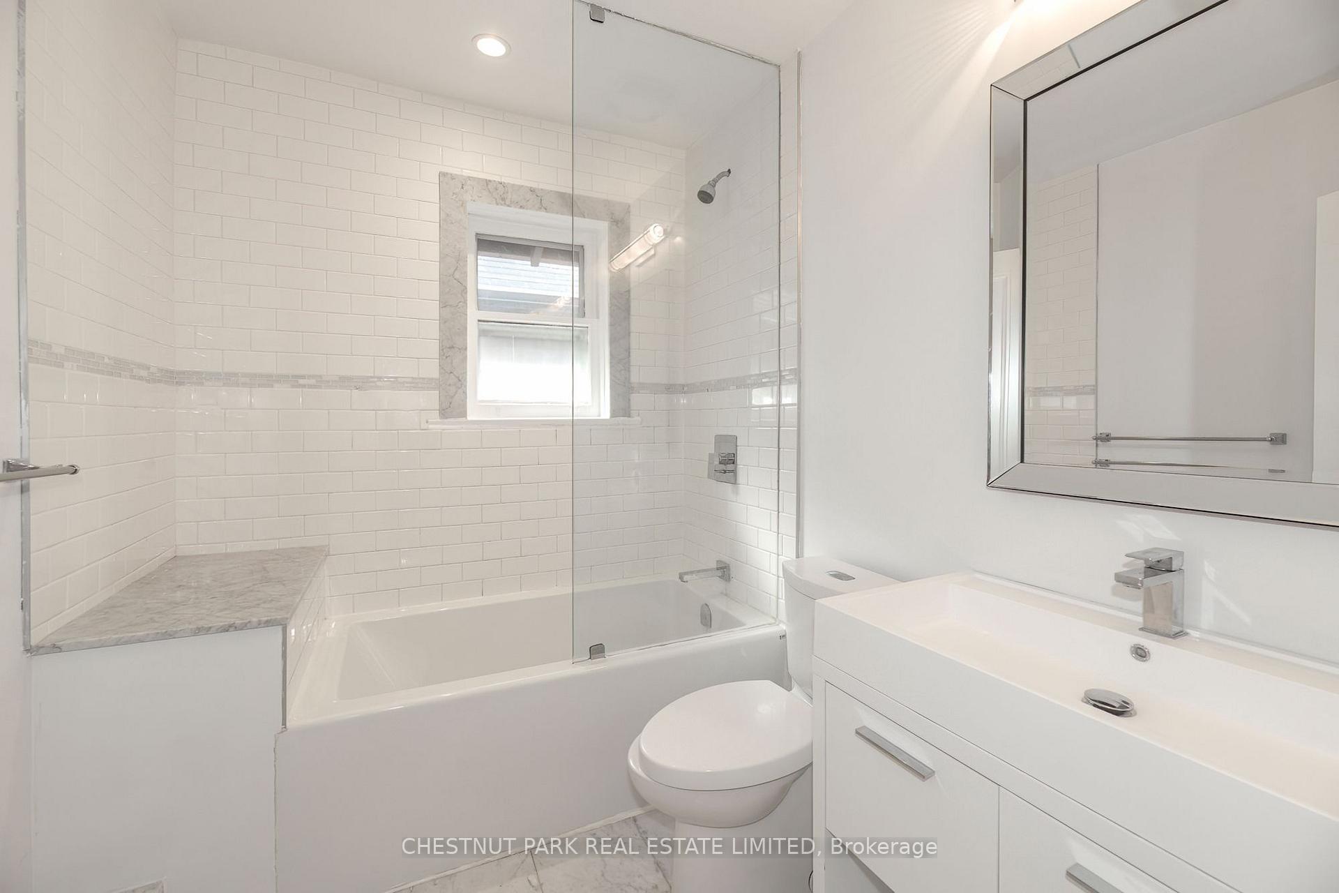 Photo 16 of Unit Upper, 11 Rose Park Crescent, Toronto, Rosedale-Moore Park — HOMEH