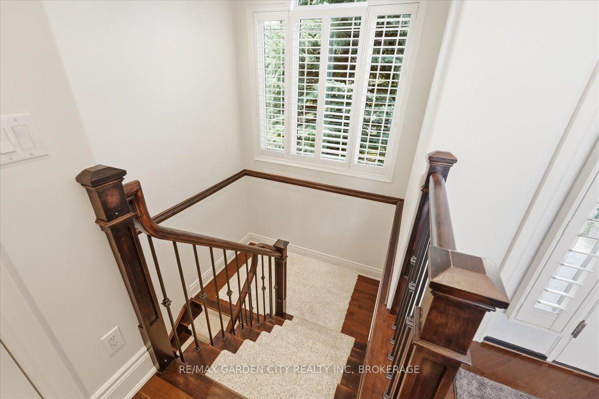 Photo 25 of 38 Addison Drive, St. Catharines, Rykert/Vansickle — HOMEH