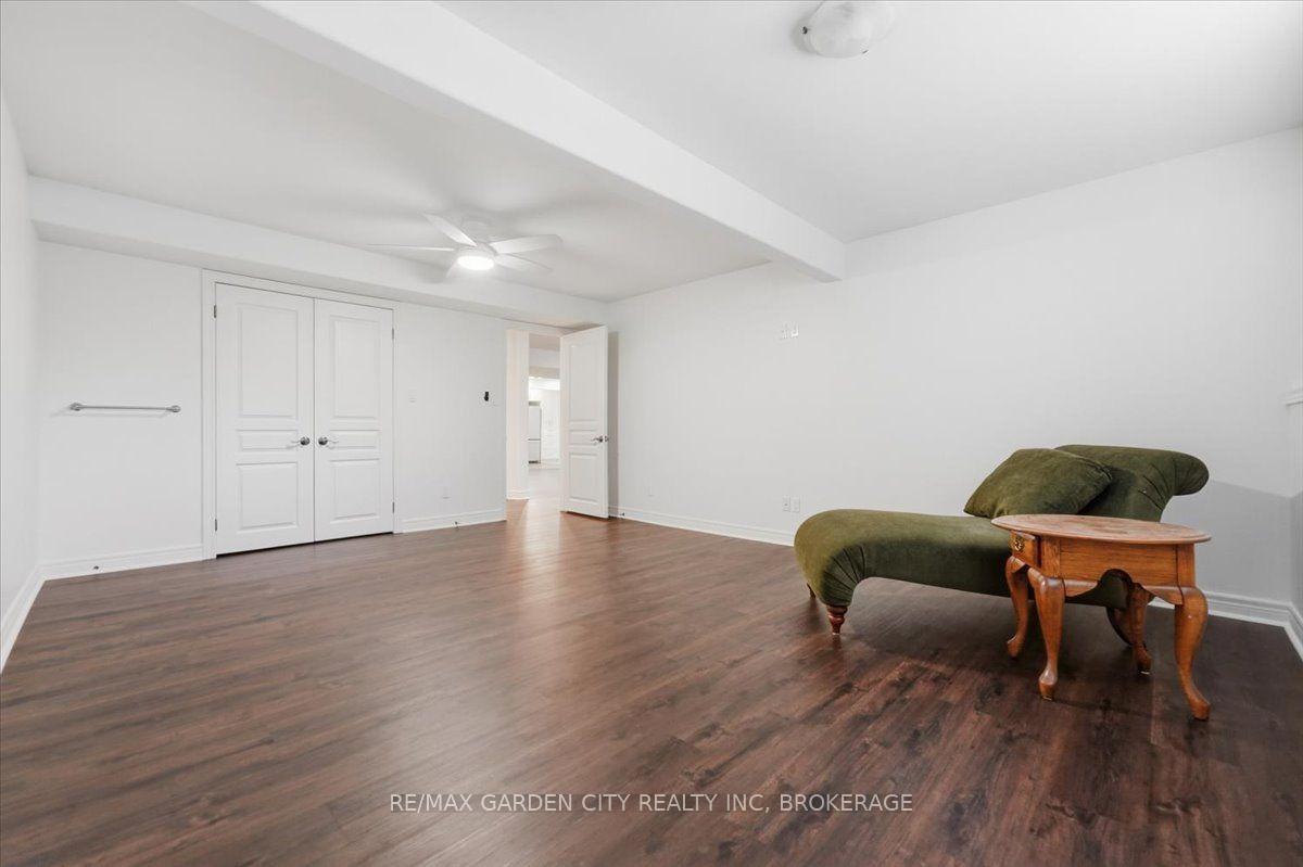 Photo 31 of 38 Addison Drive, St. Catharines, Rykert/Vansickle — HOMEH