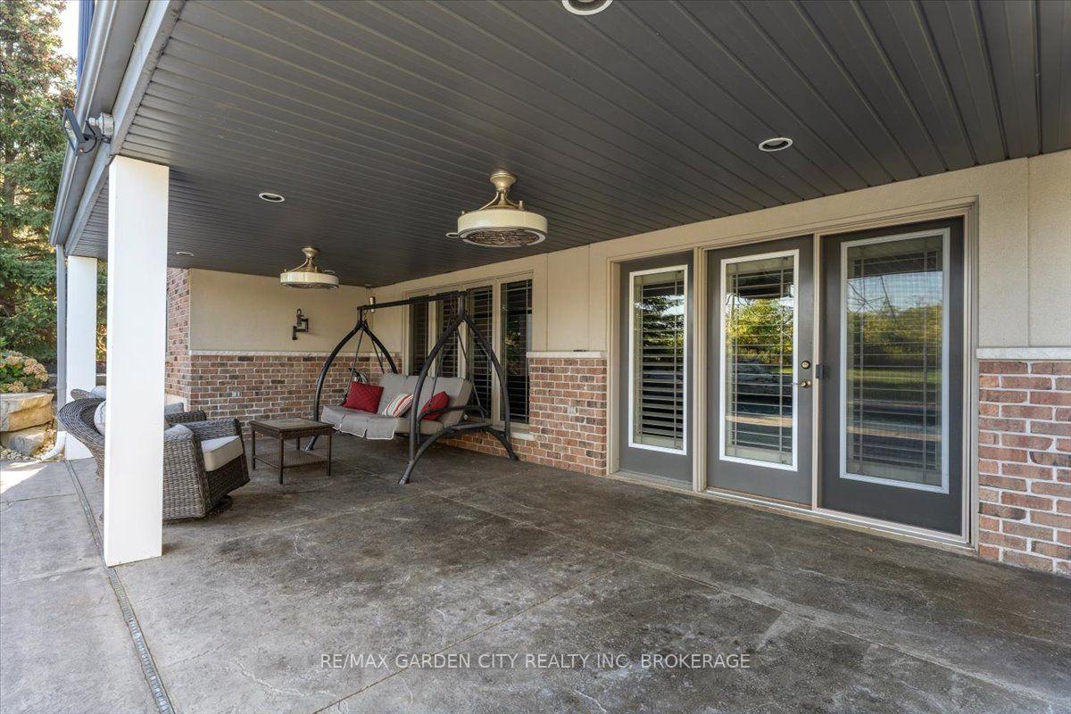 Photo 37 of 38 Addison Drive, St. Catharines, Rykert/Vansickle — HOMEH