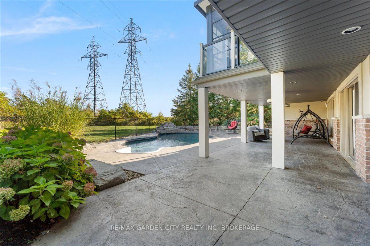 Photo 38 of 38 Addison Drive, St. Catharines, Rykert/Vansickle — HOMEH