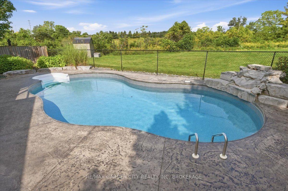 Photo 41 of 38 Addison Drive, St. Catharines, Rykert/Vansickle — HOMEH