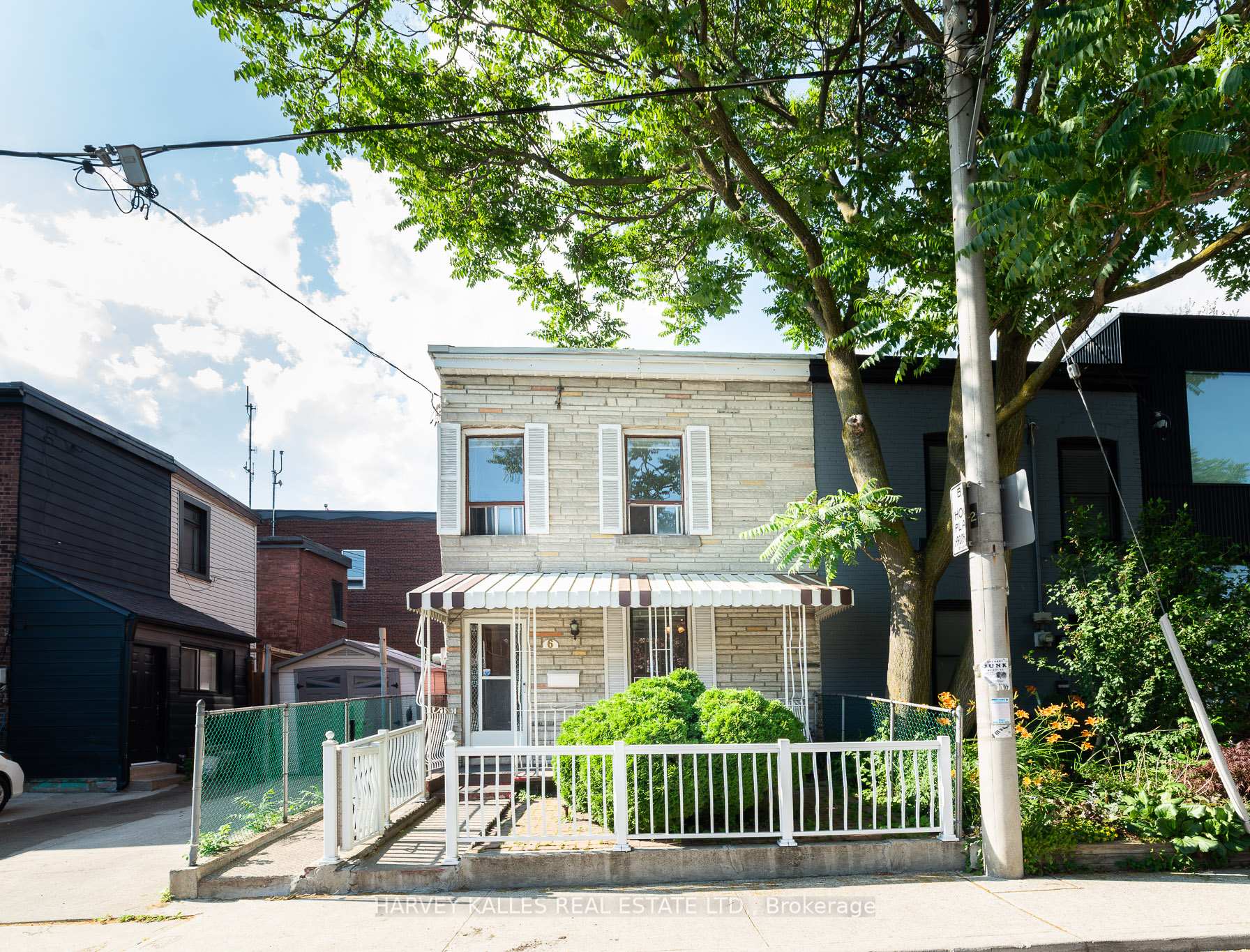 Photo 2 of 6 Crocker Avenue, Toronto, Trinity-Bellwoods — HOMEH