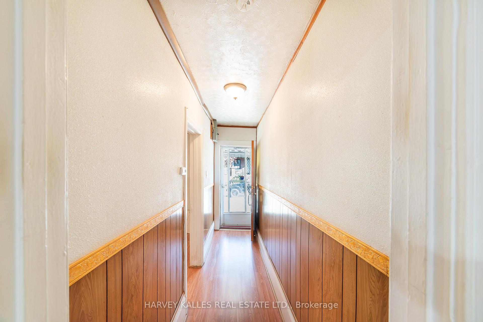 Photo 7 of 6 Crocker Avenue, Toronto, Trinity-Bellwoods — HOMEH