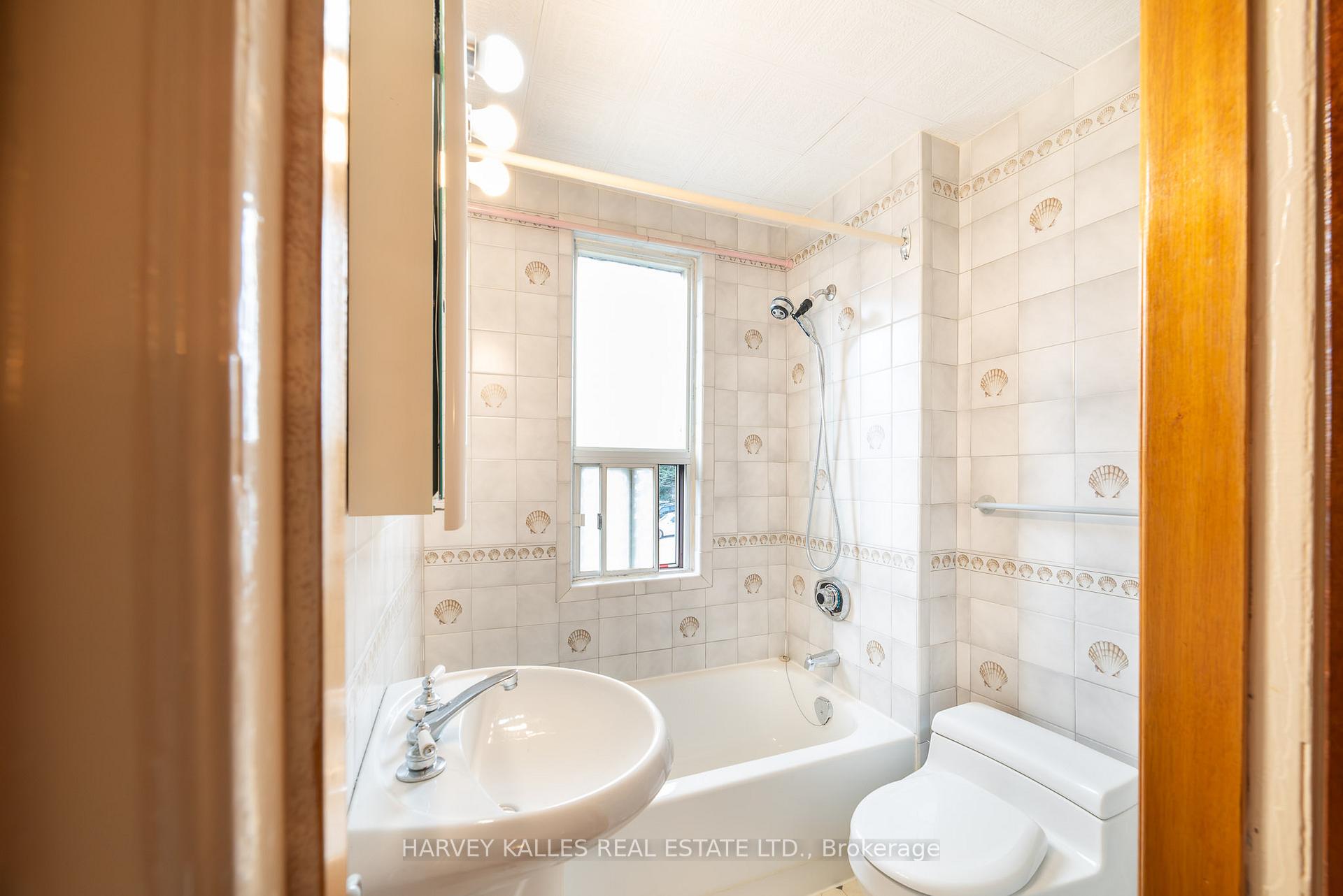 Photo 18 of 6 Crocker Avenue, Toronto, Trinity-Bellwoods — HOMEH