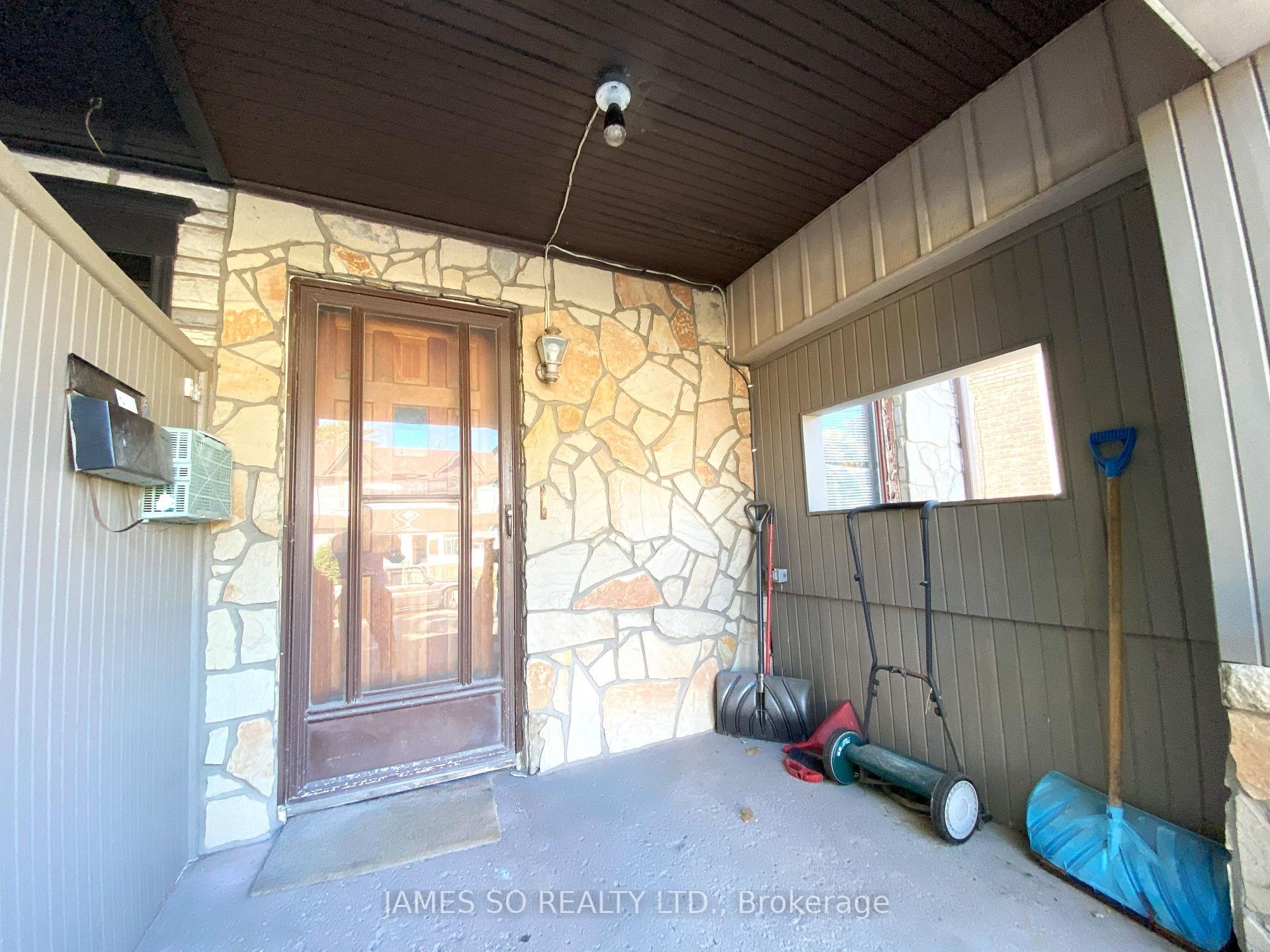 Photo 4 of Unit 2nd + 3rd Fl, 462 Pape Avenue, Toronto, North Riverdale — HOMEH