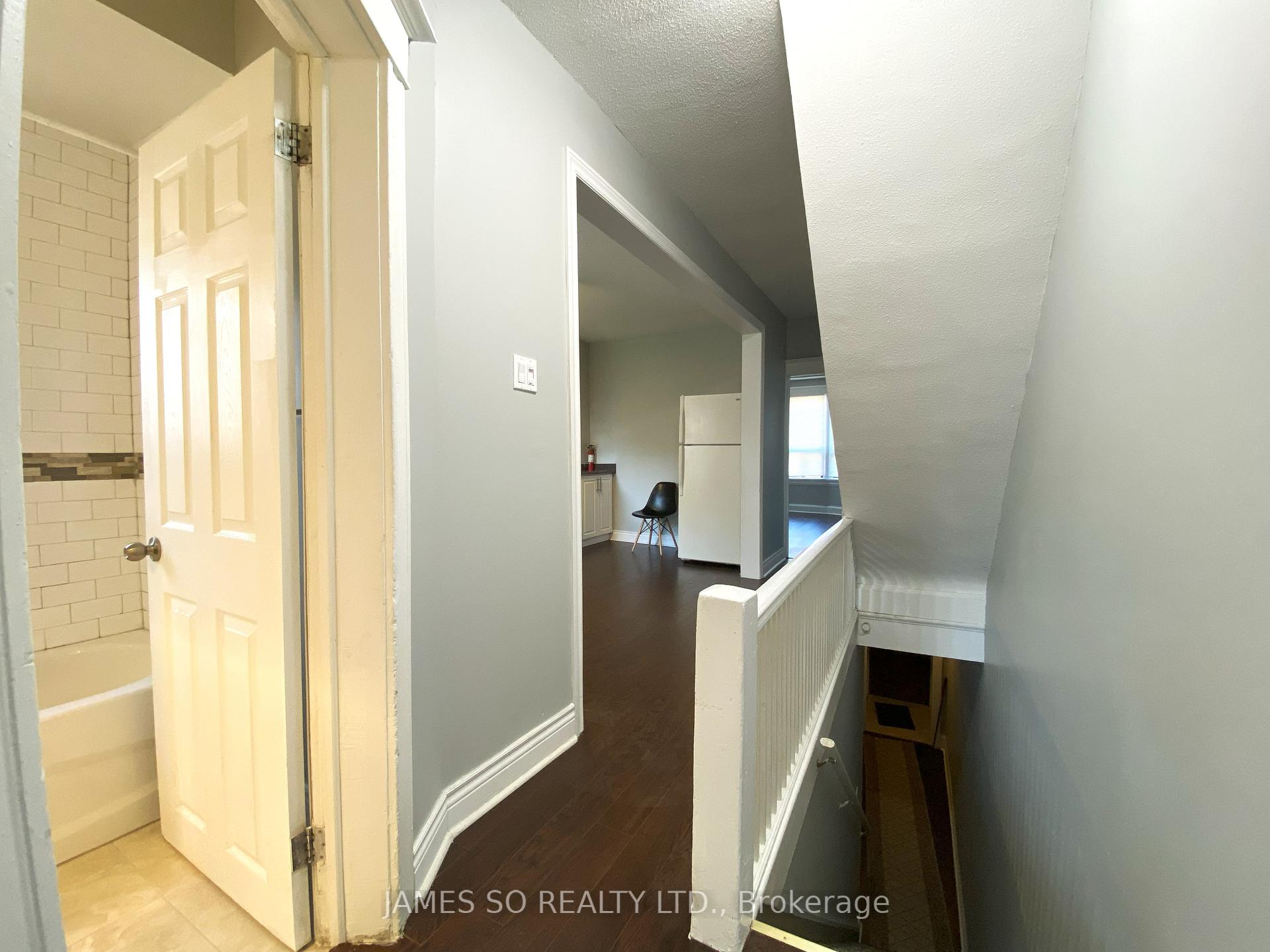 Photo 9 of Unit 2nd + 3rd Fl, 462 Pape Avenue, Toronto, North Riverdale — HOMEH
