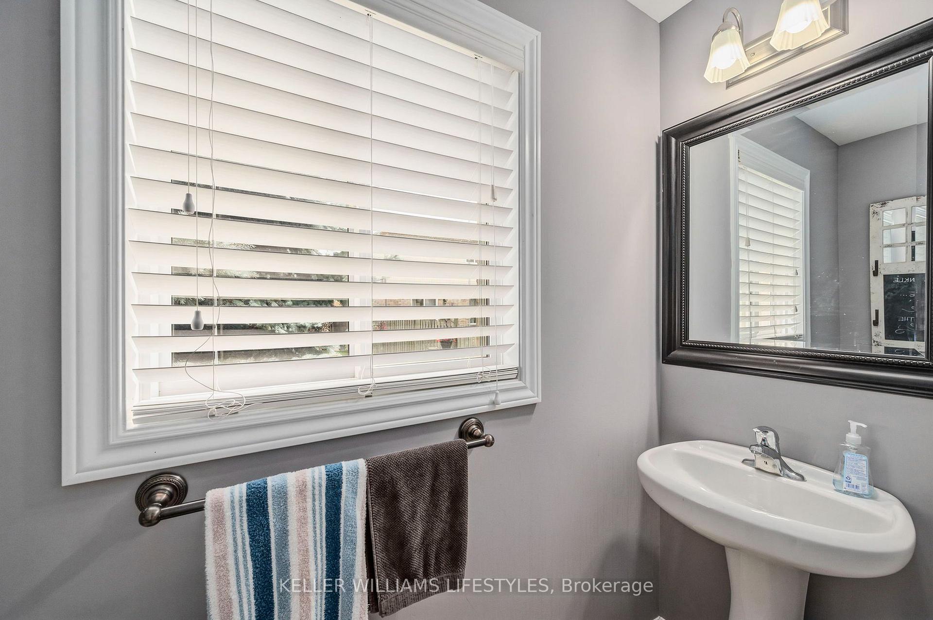 Photo 5 of 1179 Silverfox Drive, London, North S — HOMEH