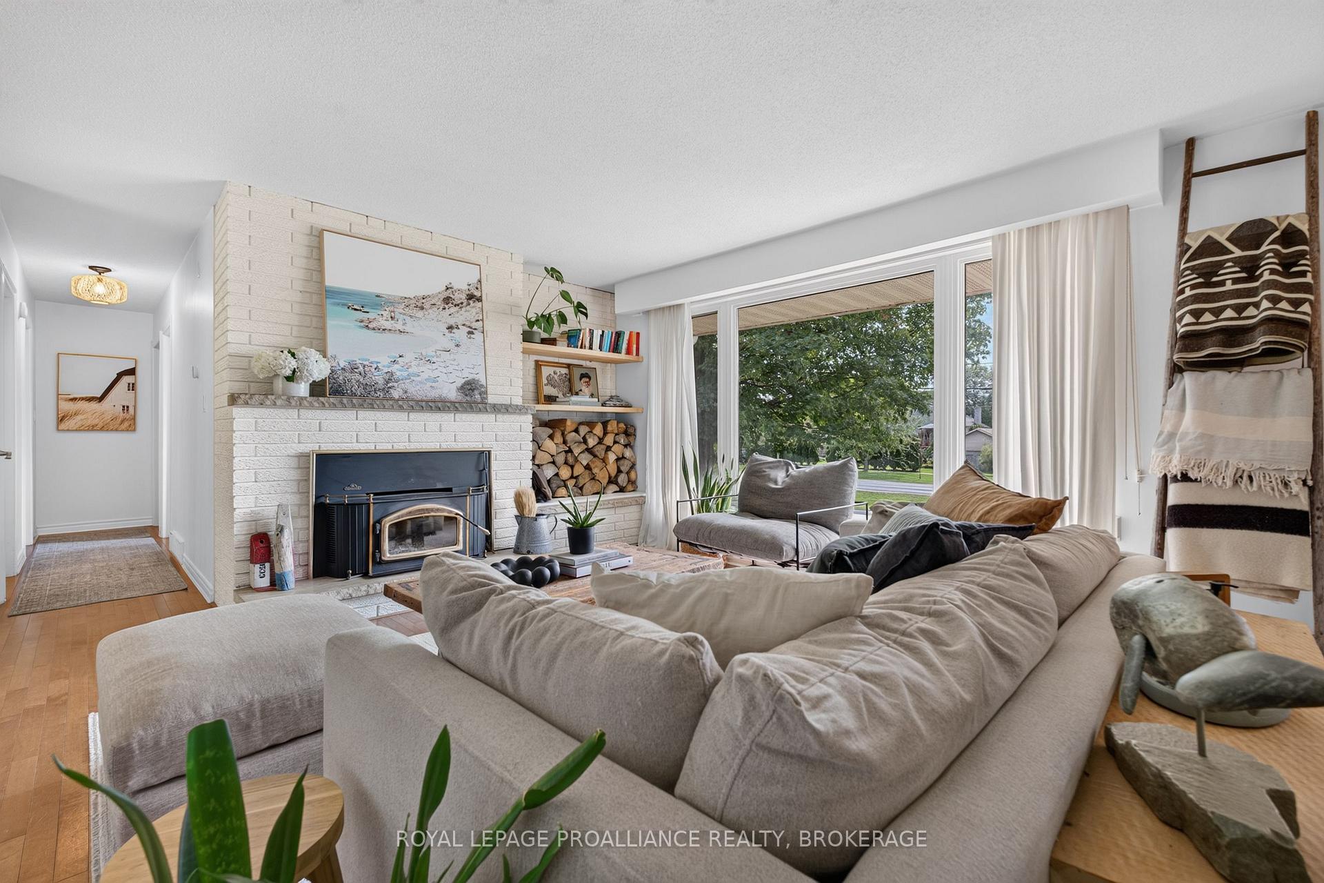 Photo 5 of 254 Gore Road, Kingston, Kingston East (Incl Barret Crt) — HOMEH
