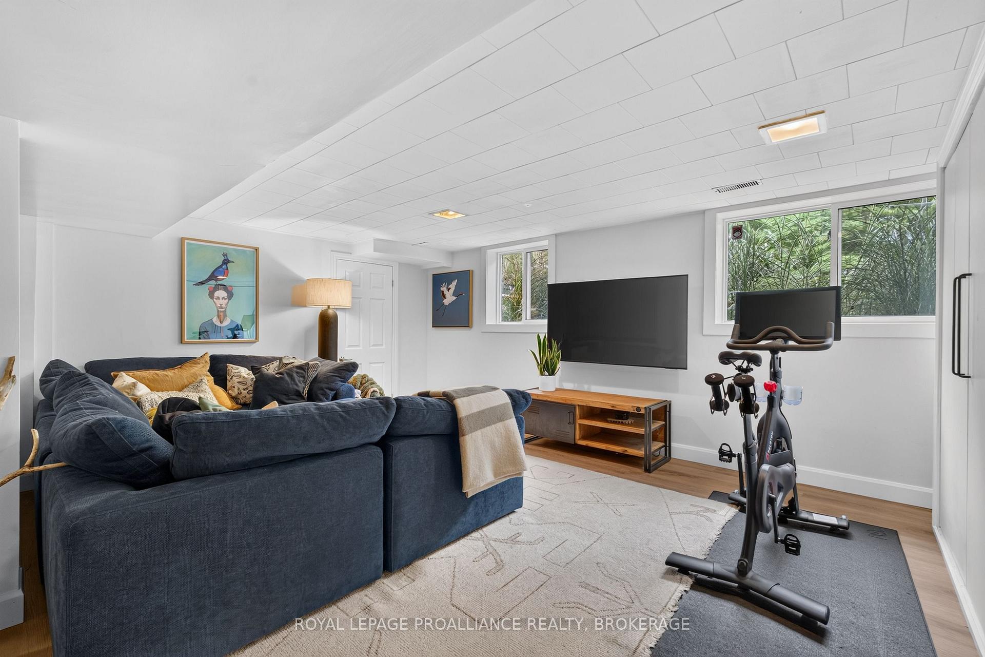 Photo 24 of 254 Gore Road, Kingston, Kingston East (Incl Barret Crt) — HOMEH