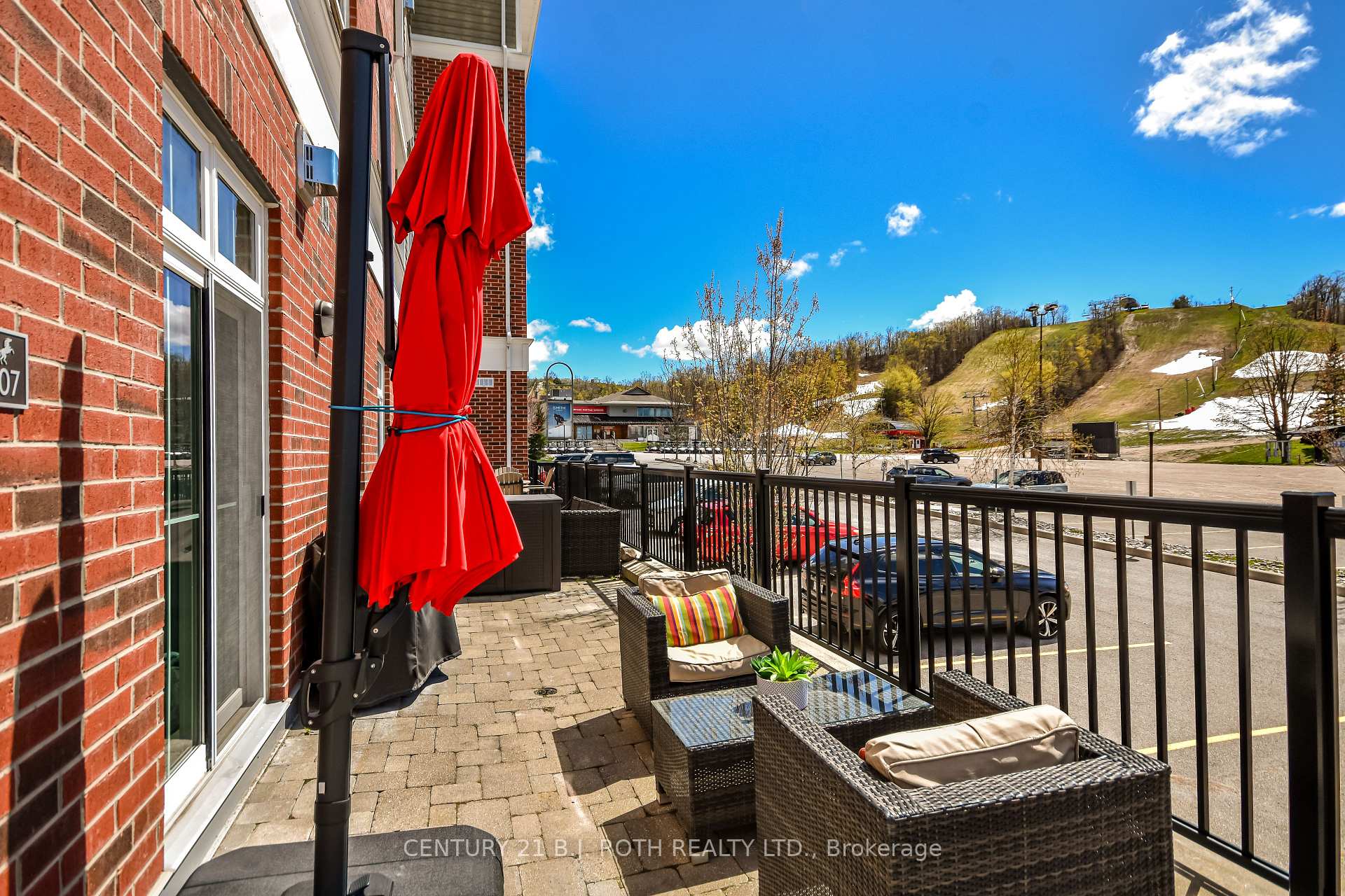 Photo 4 of Unit 107, 40 Horseshoe Boulevard, Oro-Medonte, Horseshoe Valley — HOMEH
