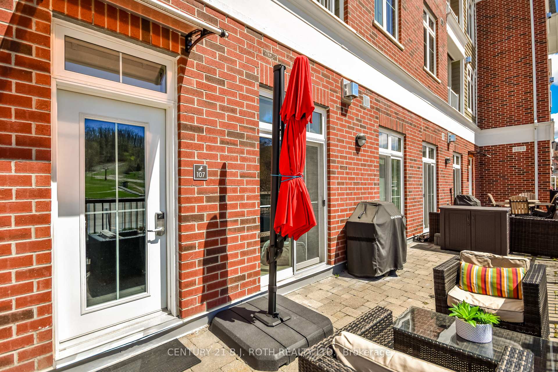 Photo 5 of Unit 107, 40 Horseshoe Boulevard, Oro-Medonte, Horseshoe Valley — HOMEH