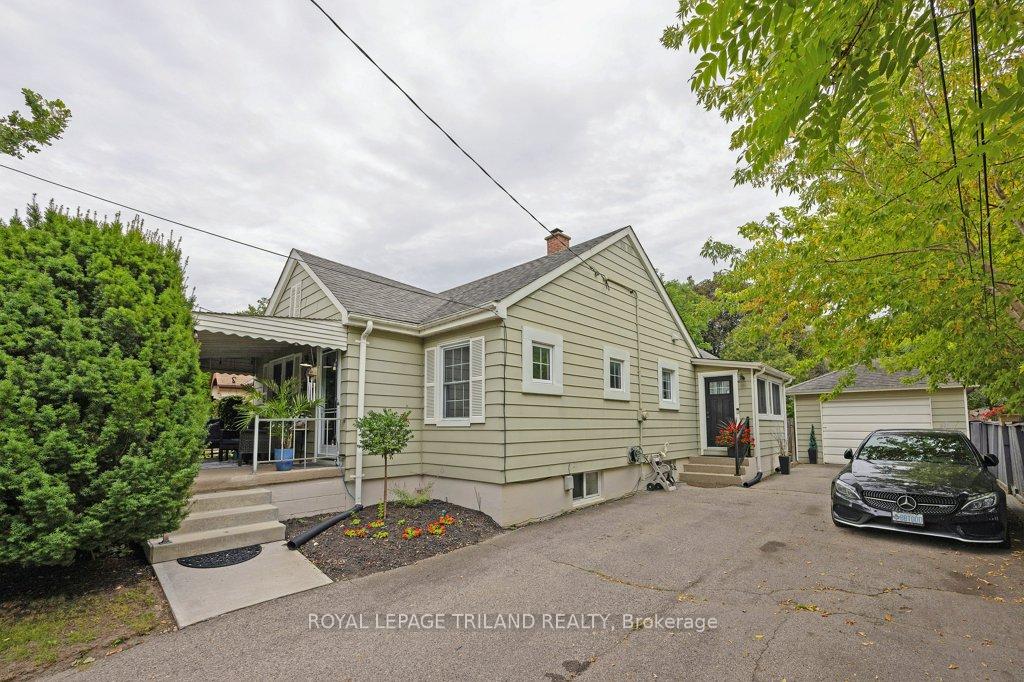 Front of 47 Alexandra Street
