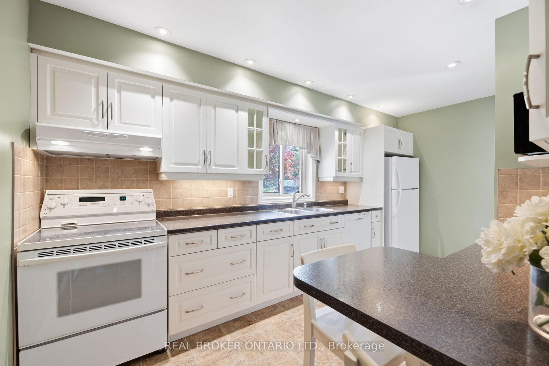 Photo 18 of 235 Blucher Street, Kitchener, Fairfield — HOMEH