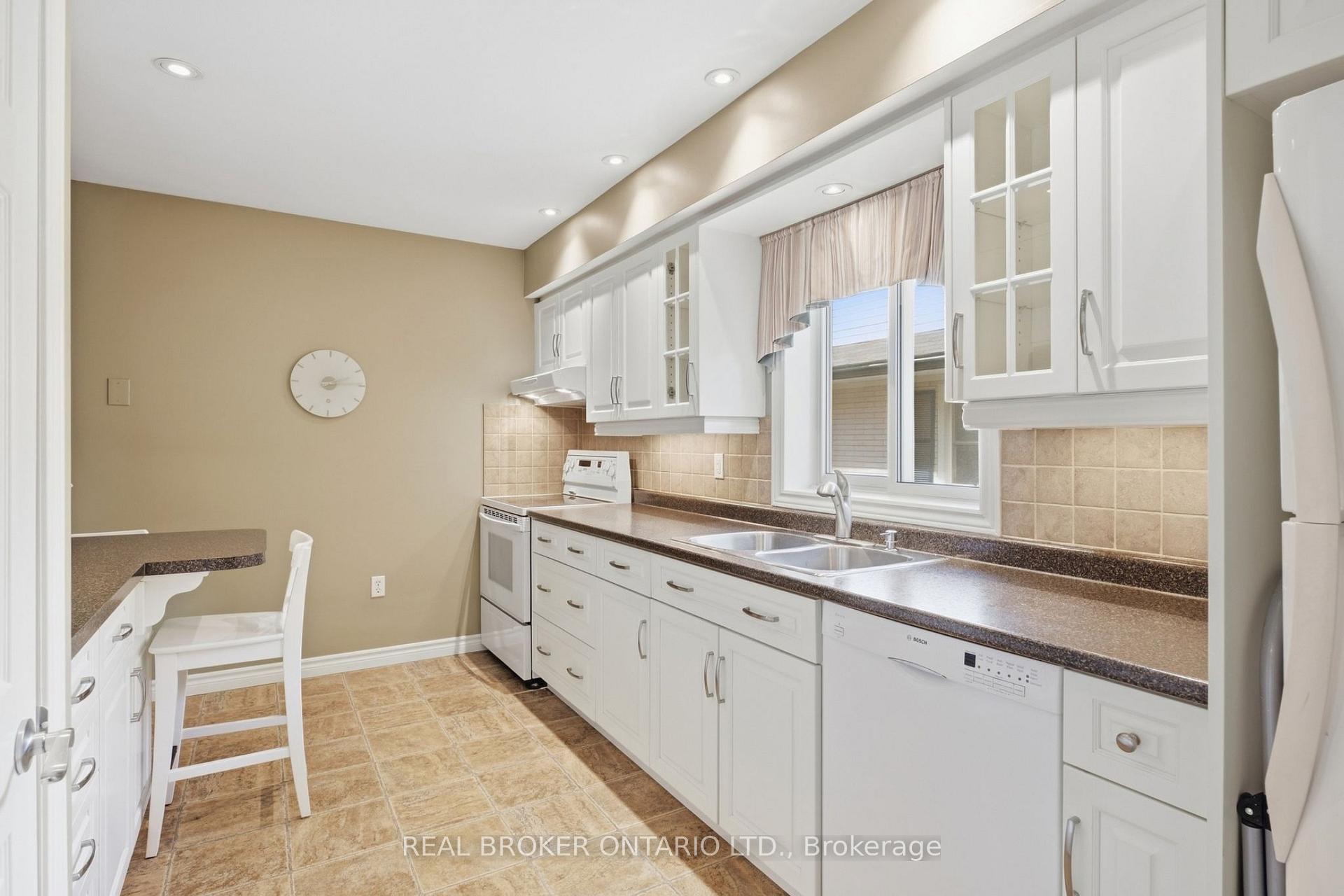 Photo 21 of 235 Blucher Street, Kitchener, Fairfield — HOMEH