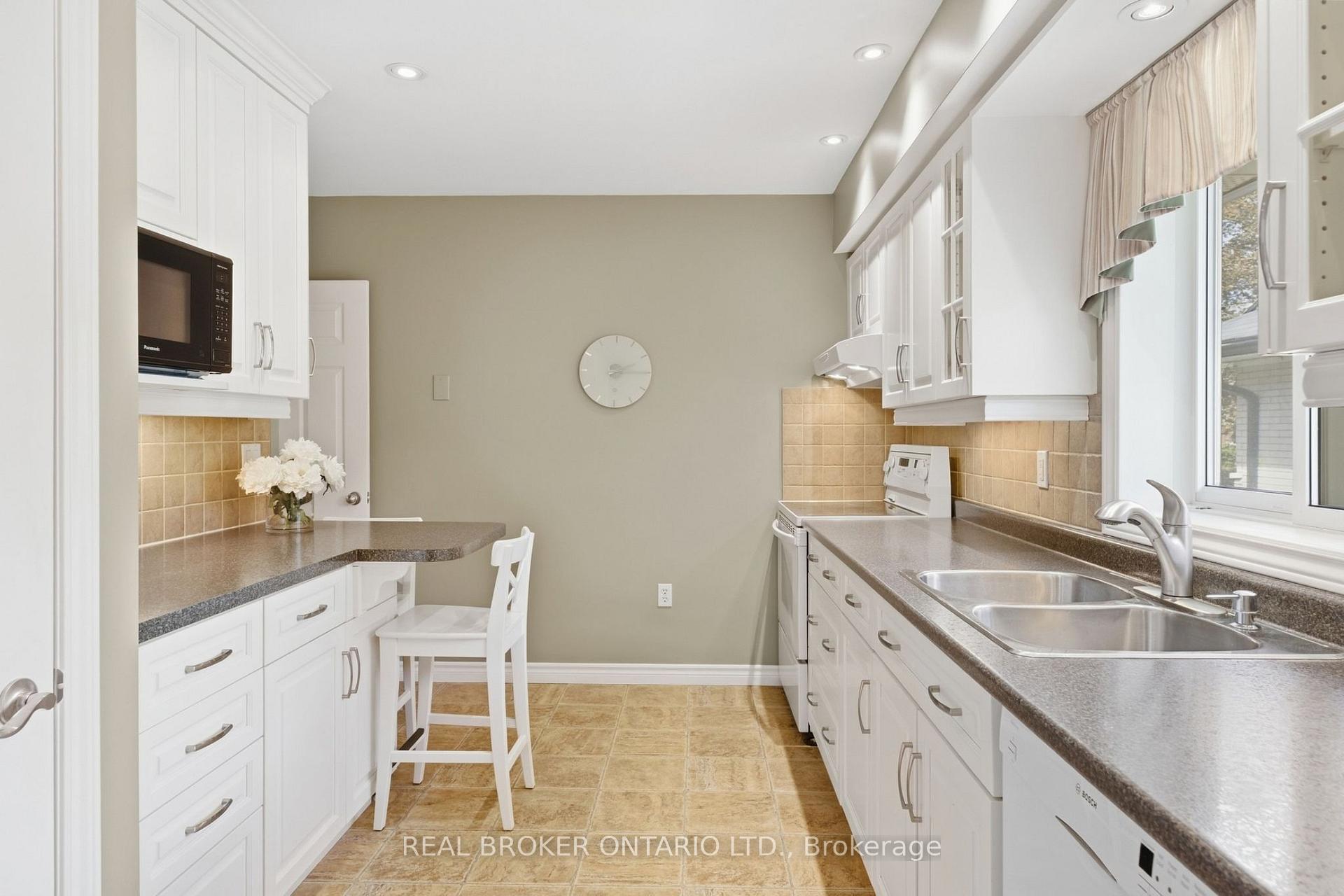Photo 22 of 235 Blucher Street, Kitchener, Fairfield — HOMEH