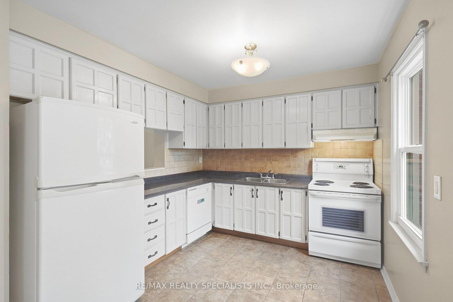 Photo 9 of Unit 117, 333 Meadows Boulevard, Mississauga, Rathwood — HOMEH