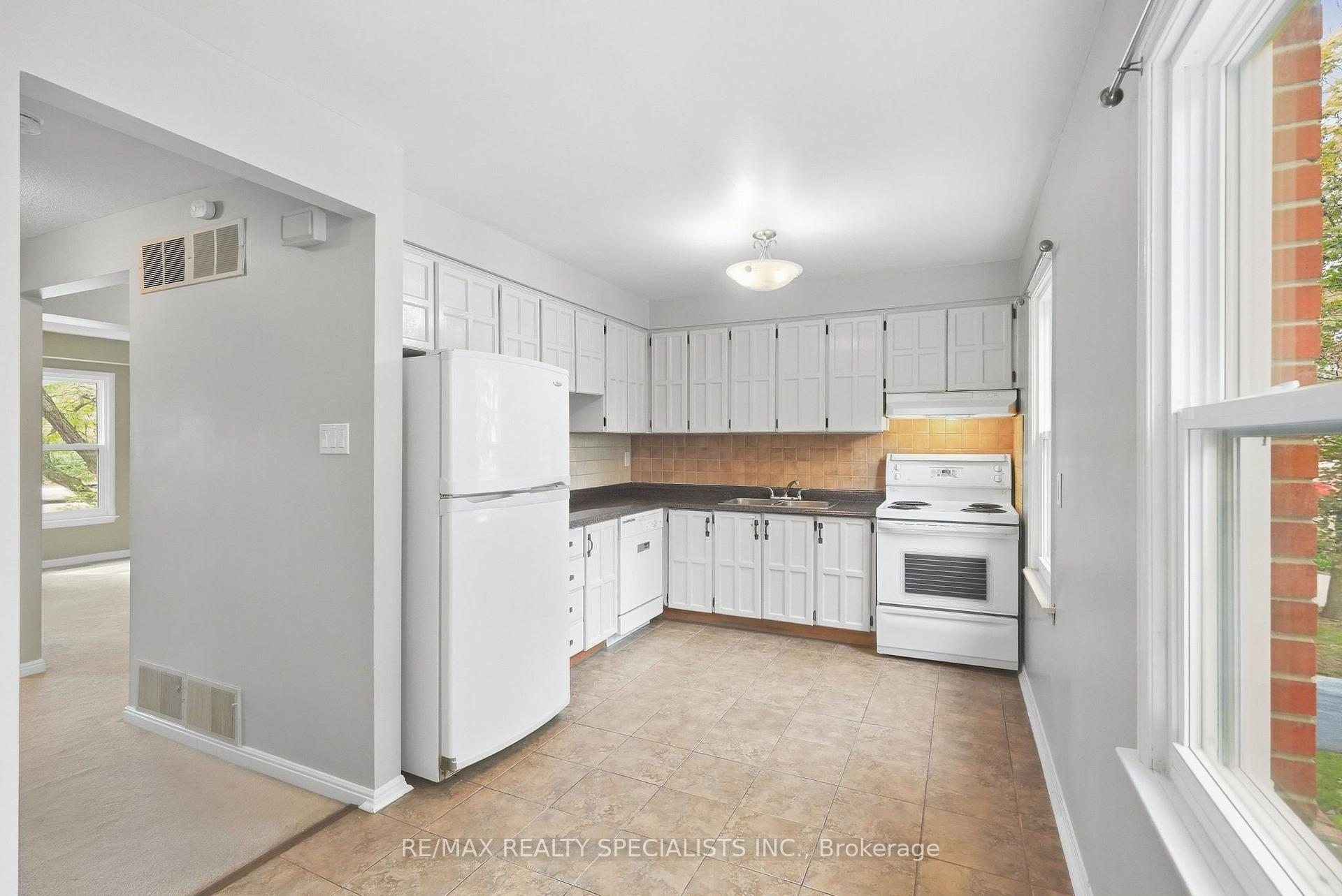 Photo 13 of Unit 117, 333 Meadows Boulevard, Mississauga, Rathwood — HOMEH