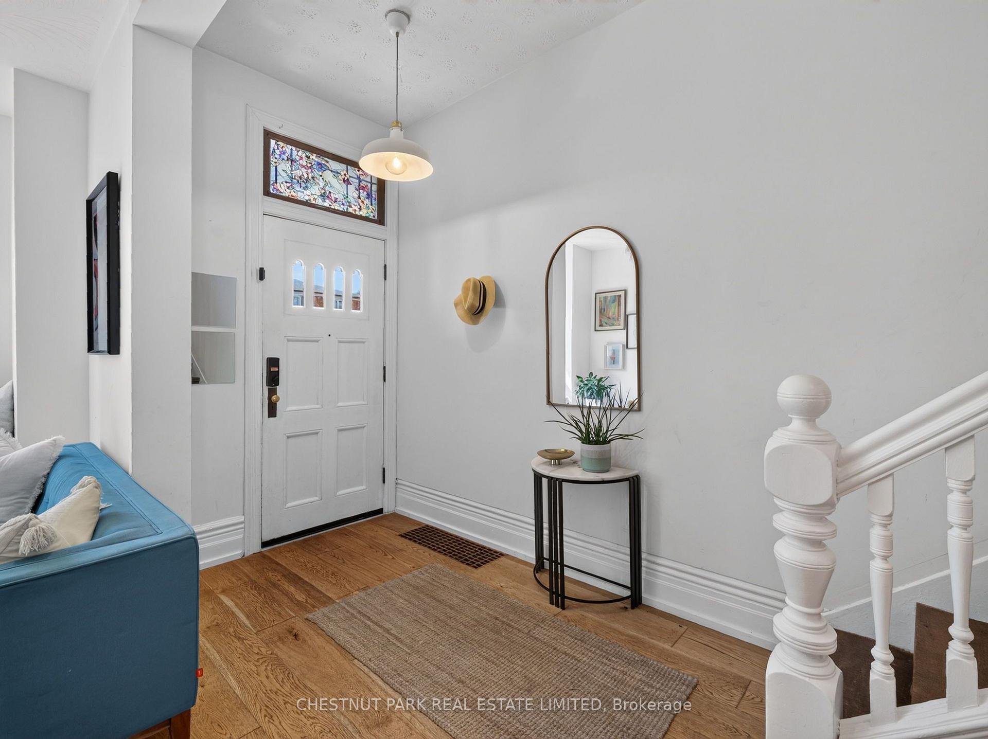 Photo 4 of 28 Robinson Street, Toronto, Trinity-Bellwoods — HOMEH
