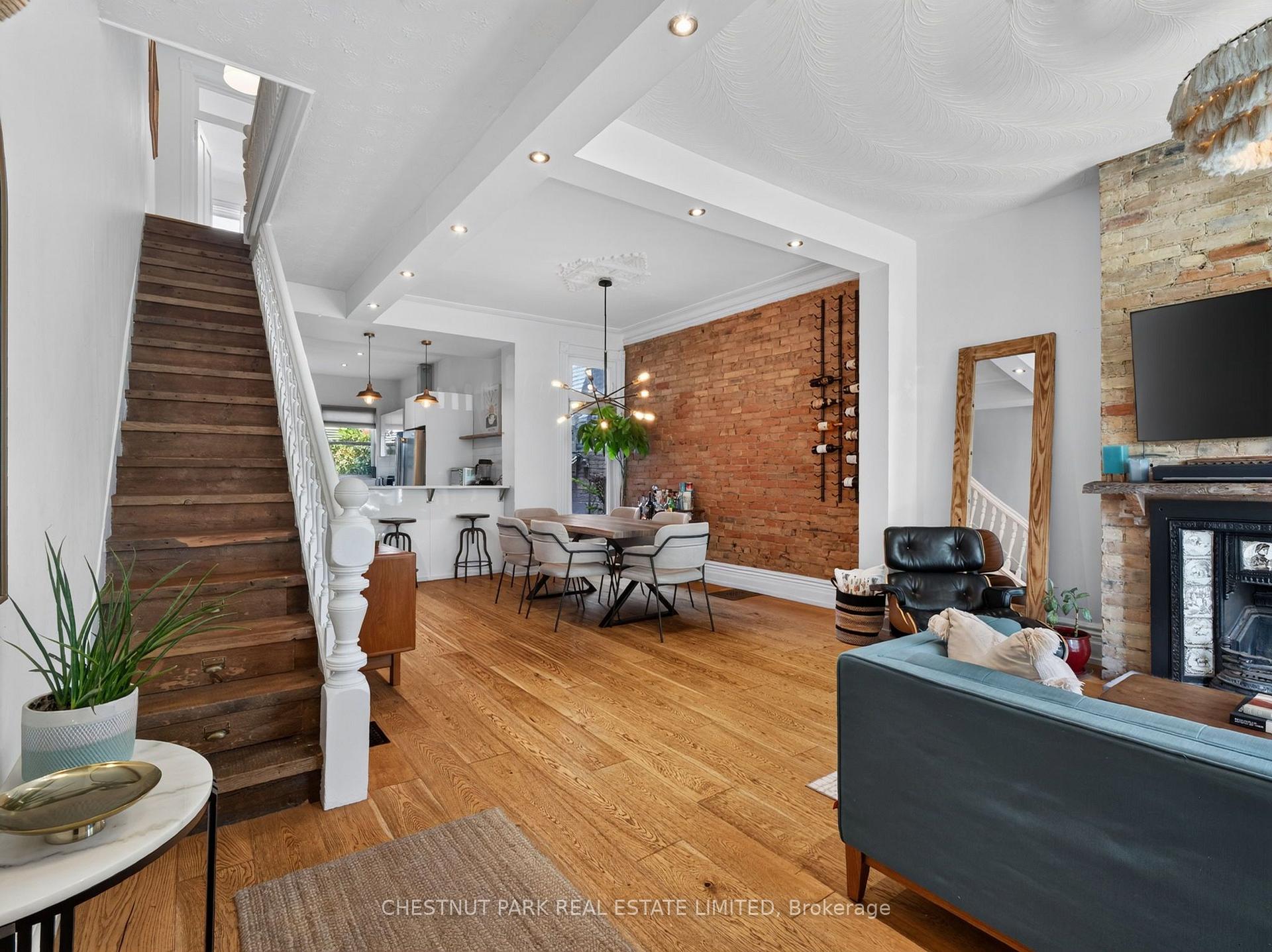 Photo 6 of 28 Robinson Street, Toronto, Trinity-Bellwoods — HOMEH