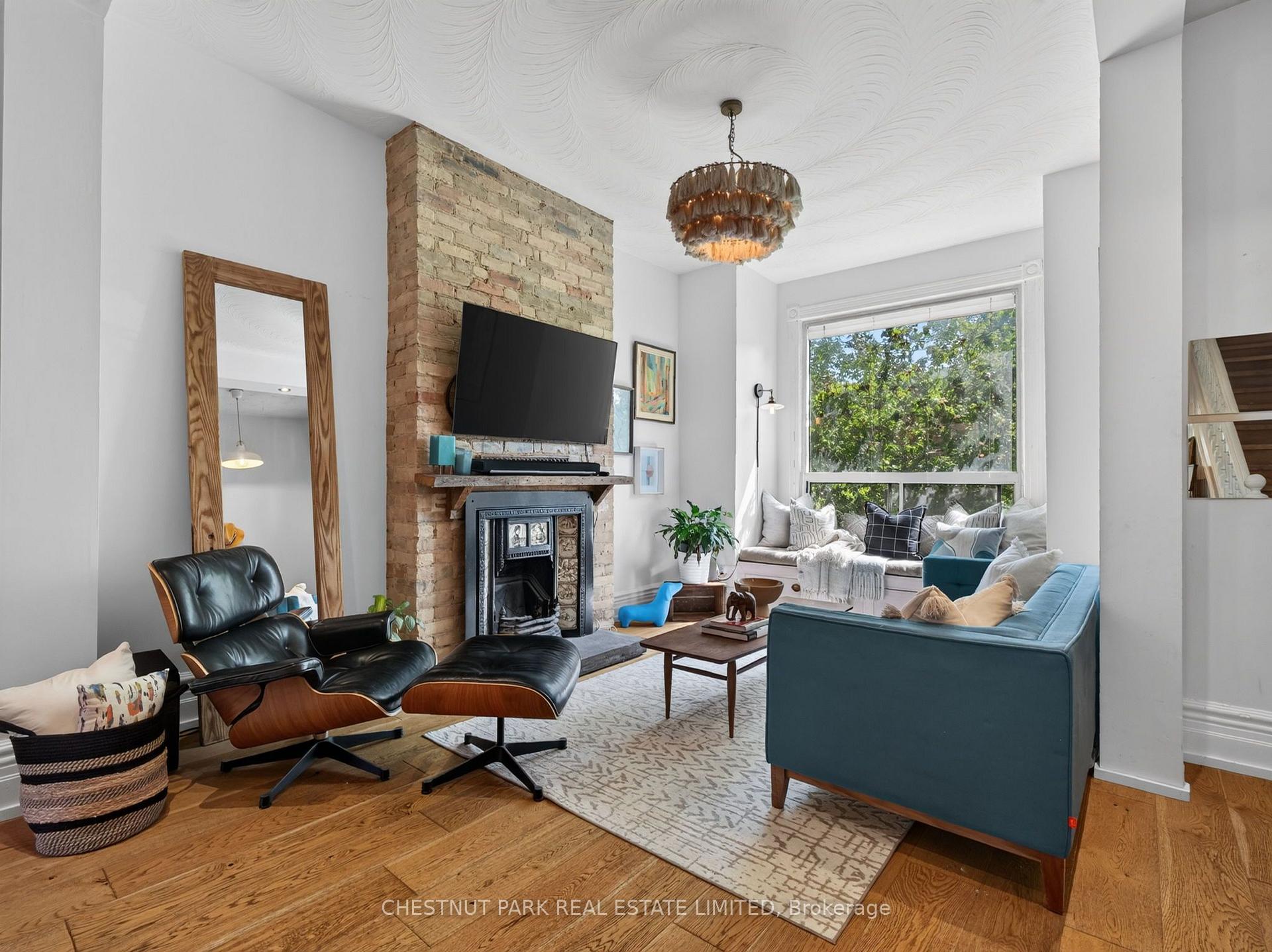 Photo 7 of 28 Robinson Street, Toronto, Trinity-Bellwoods — HOMEH
