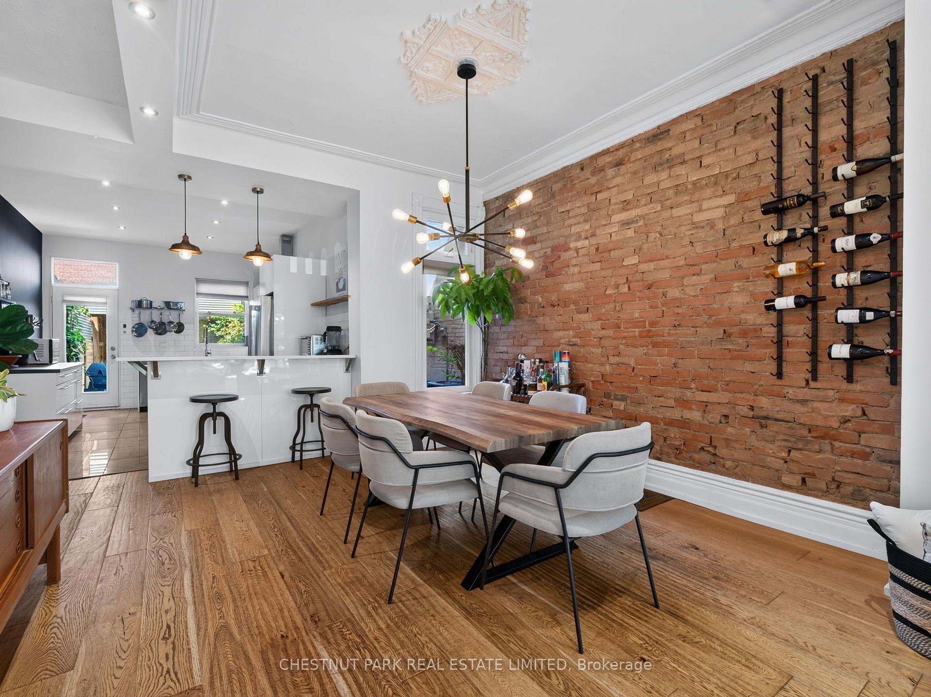 Photo 10 of 28 Robinson Street, Toronto, Trinity-Bellwoods — HOMEH