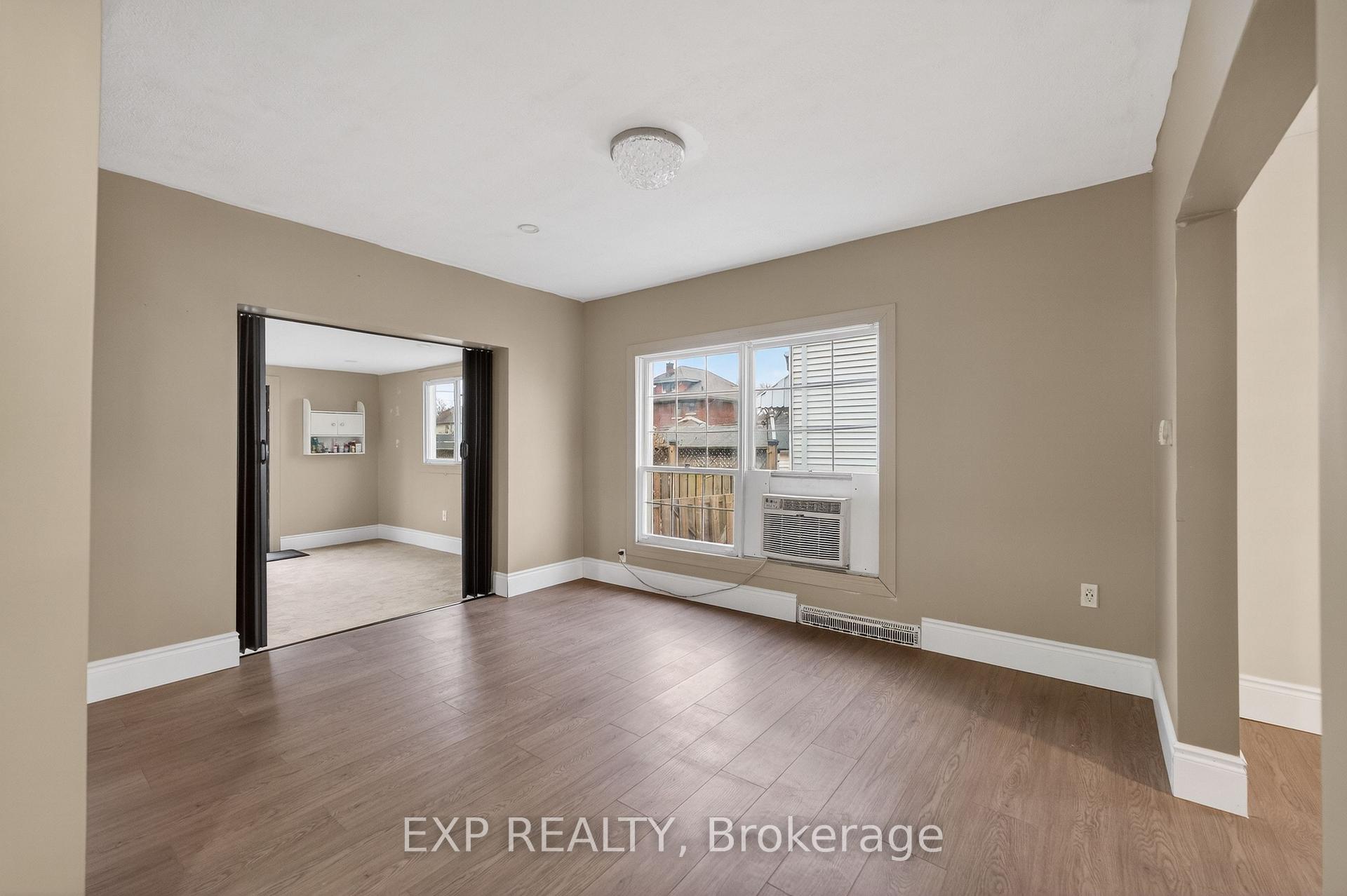 Photo 3 of 4576 Fourth Avenue, Niagara Falls, Cherrywood — HOMEH