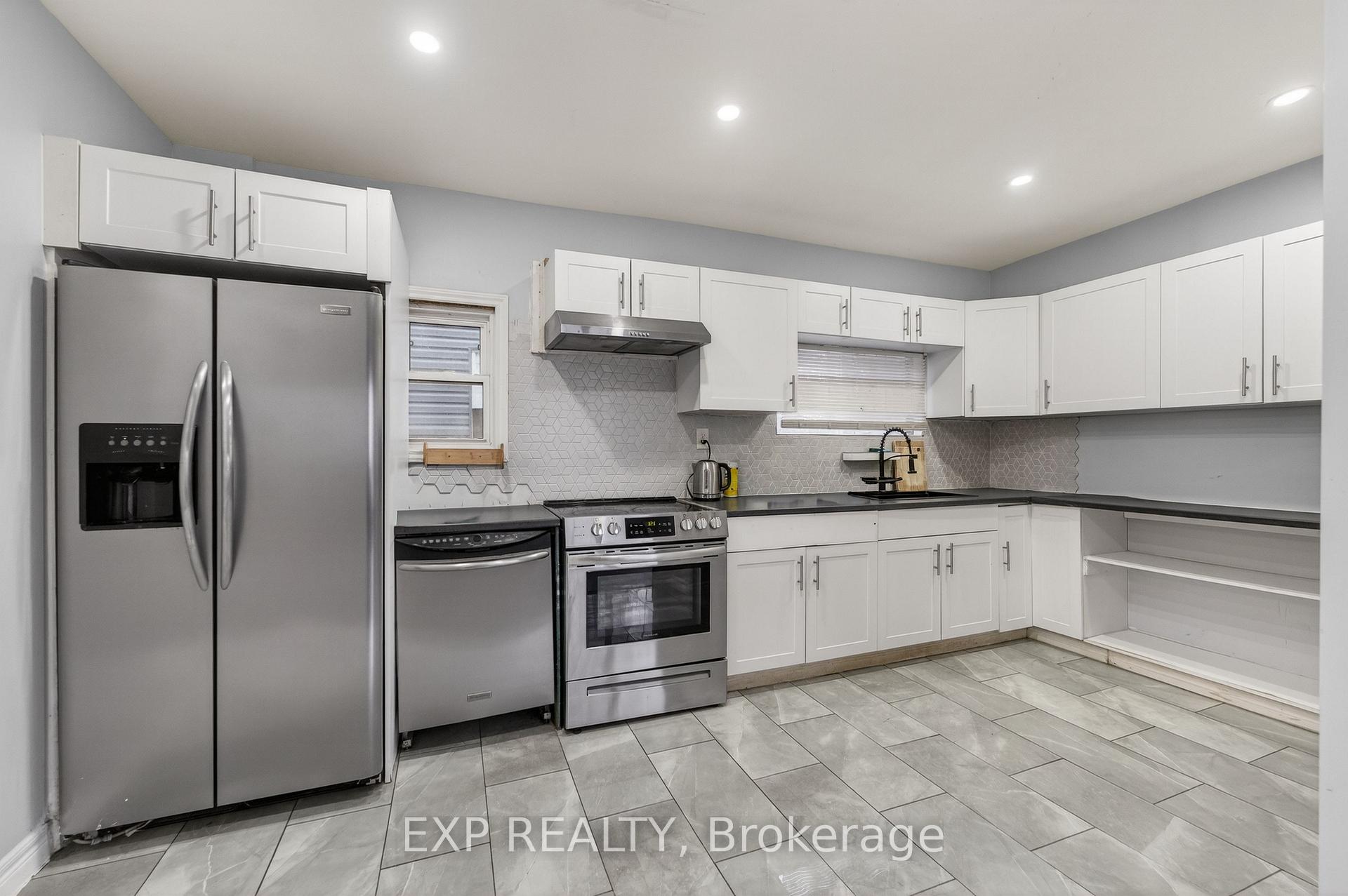 Photo 6 of 4576 Fourth Avenue, Niagara Falls, Cherrywood — HOMEH