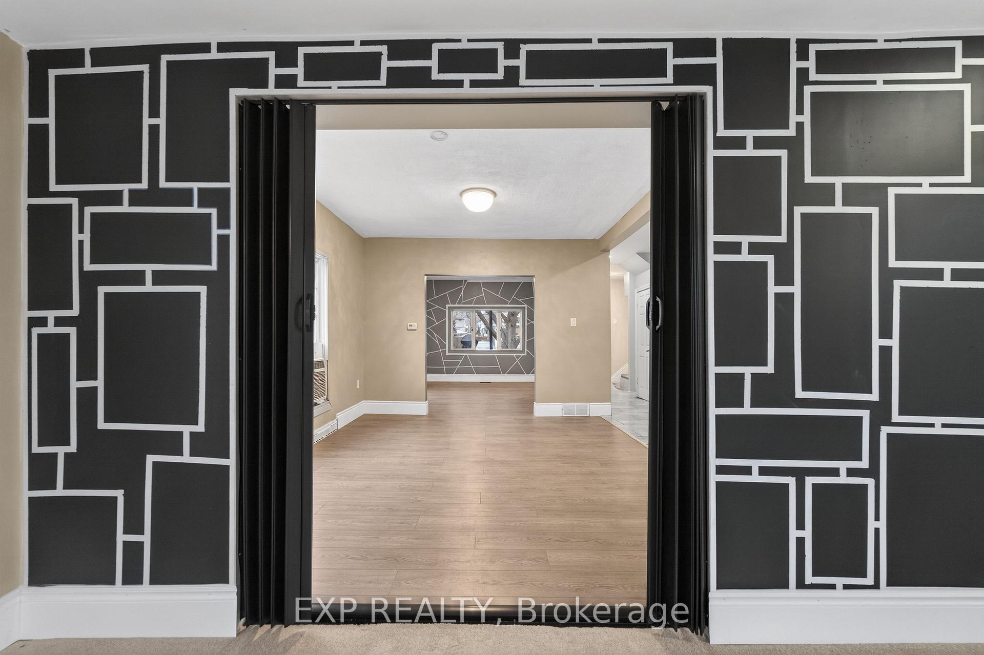 Photo 27 of 4576 Fourth Avenue, Niagara Falls, Cherrywood — HOMEH