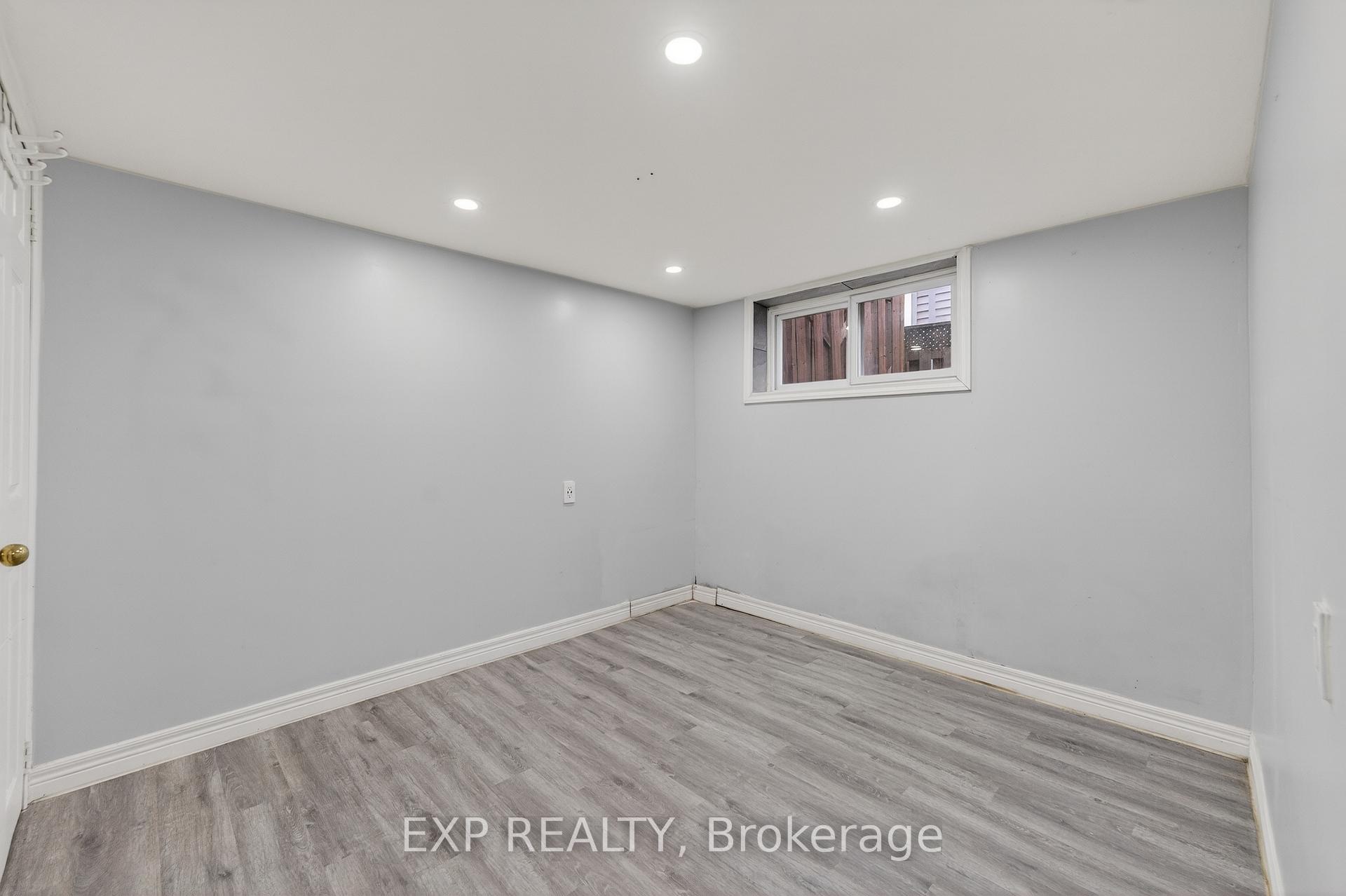 Photo 33 of 4576 Fourth Avenue, Niagara Falls, Cherrywood — HOMEH