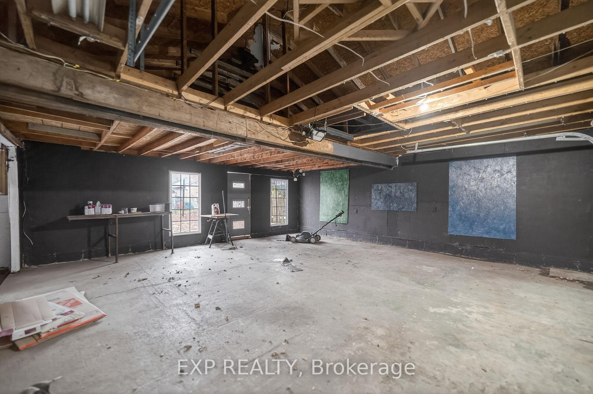 Photo 39 of 4576 Fourth Avenue, Niagara Falls, Cherrywood — HOMEH