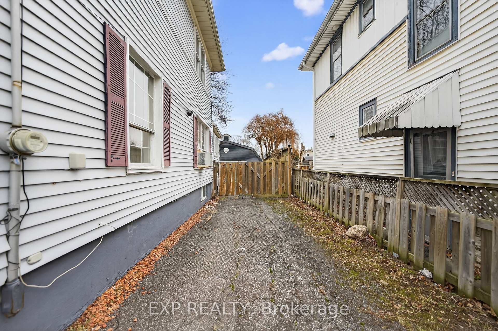 Photo 43 of 4576 Fourth Avenue, Niagara Falls, Cherrywood — HOMEH