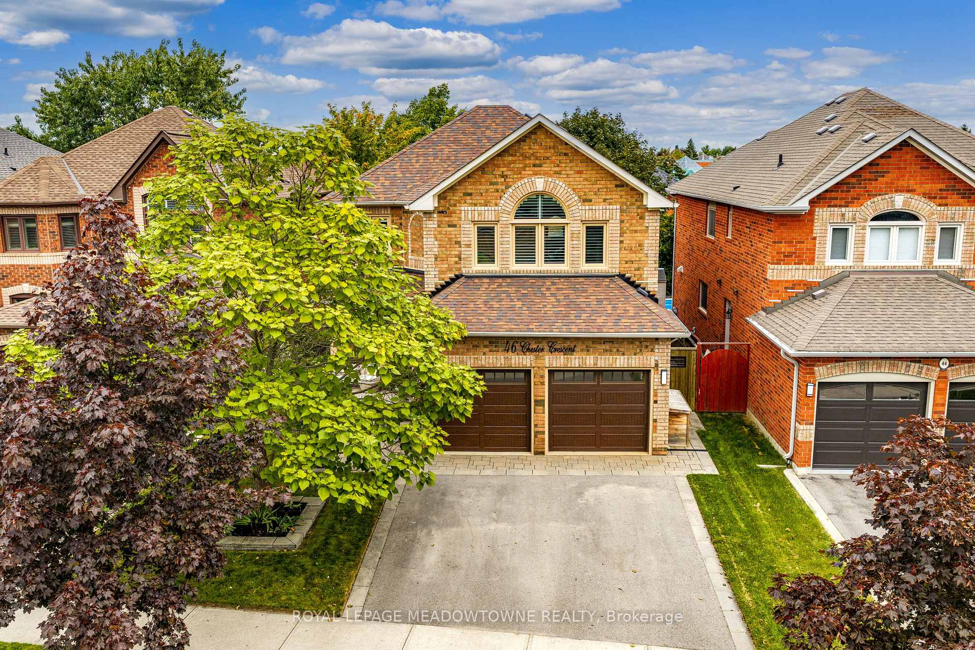 Photo 3 of 46 Chester Crescent, Halton Hills, Georgetown — HOMEH